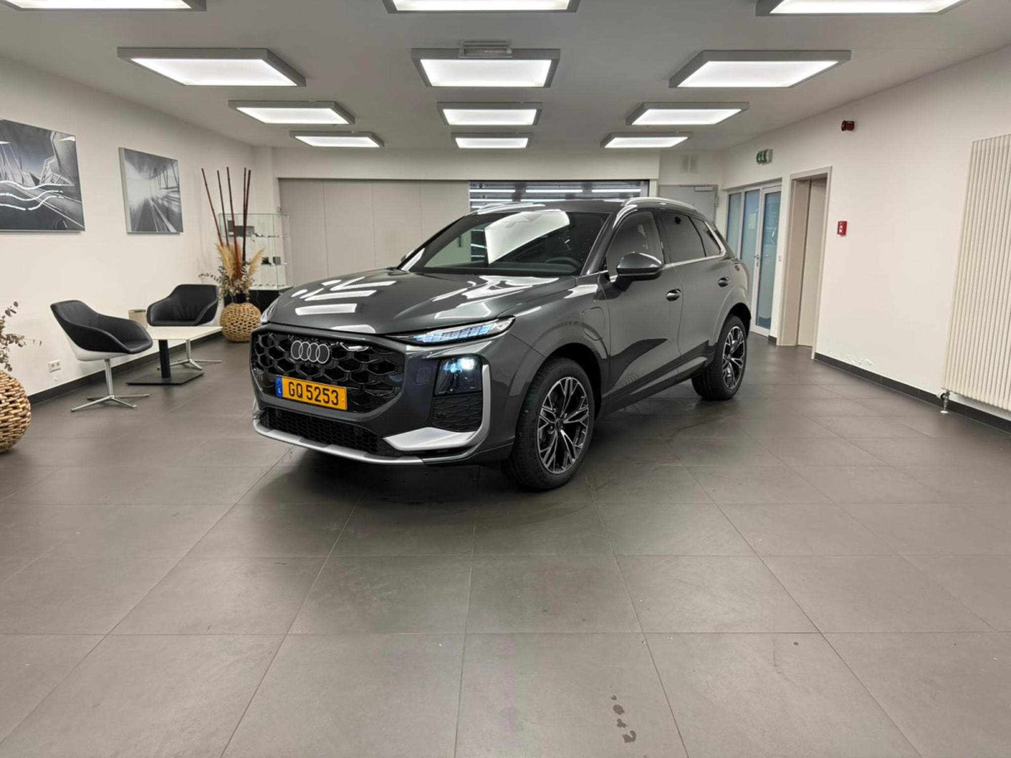 Audi Q3 SUV e-hybrid S Line 272 CV / 200 KW S tronic (2025) - Foto 1