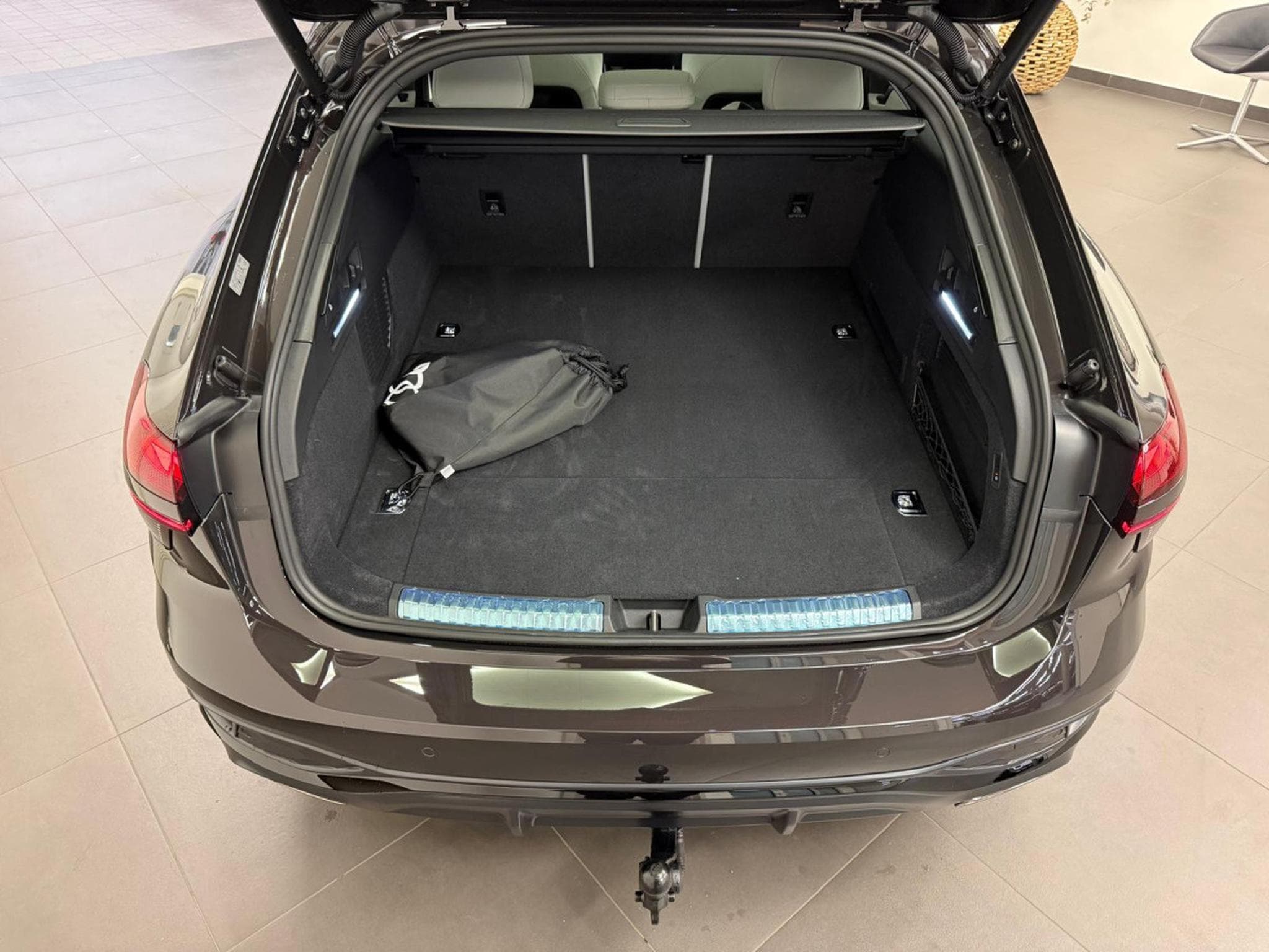 Audi A6 Avant e-hybrid quattro 367 CV / 270 KW S tronic (2025) - Foto 9