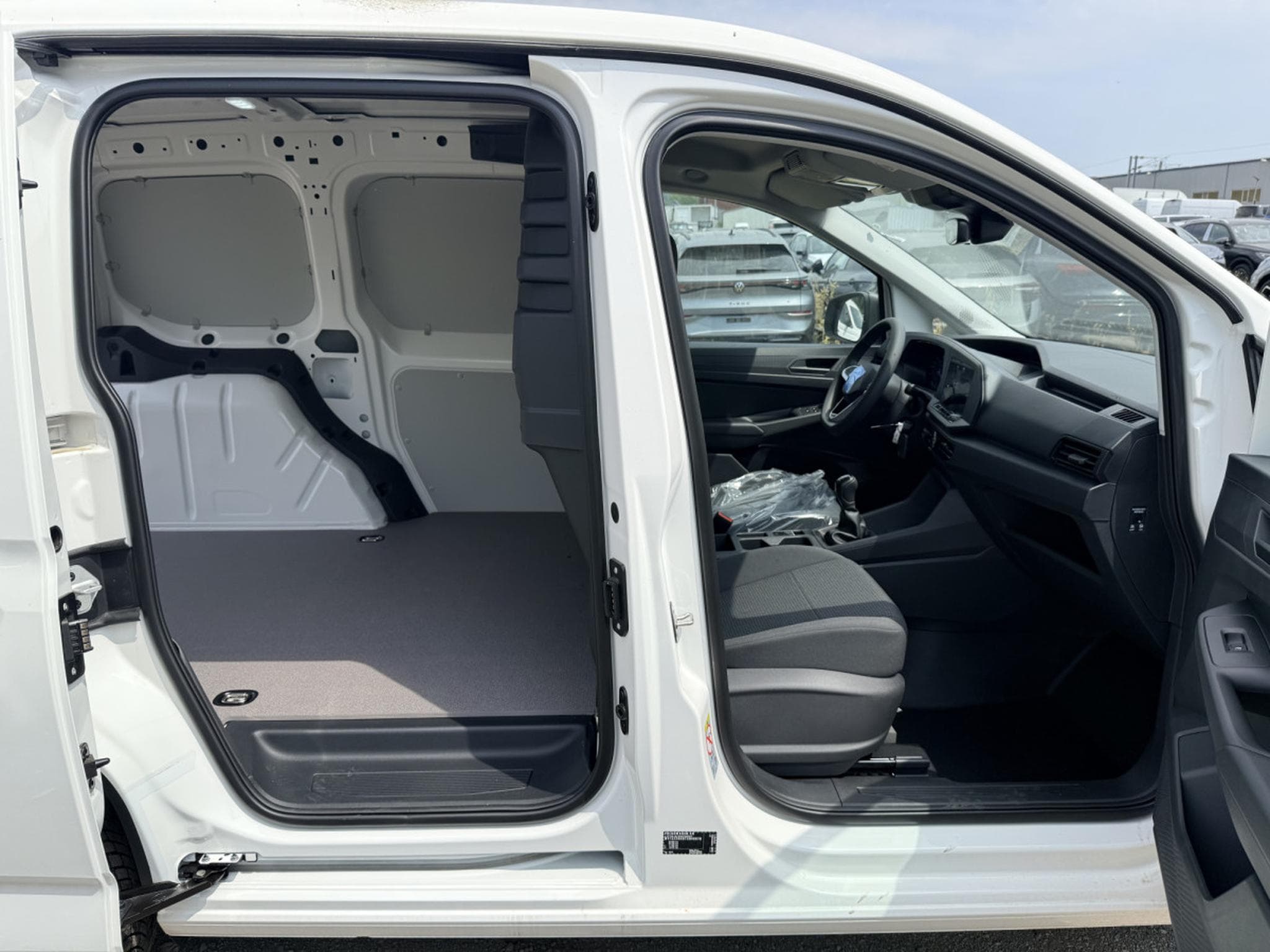 VW Caddy Cargo 2.0 TDI 102 cv 6 vitesses (2026) - Photo 6