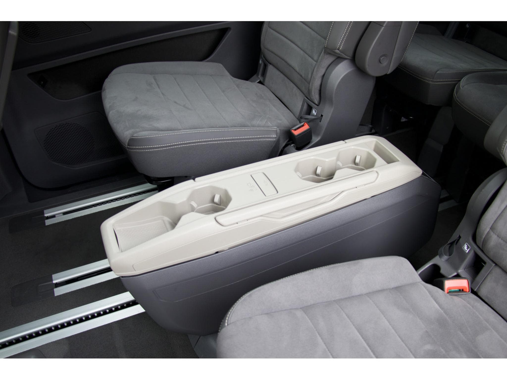 VW T7 Edition LÜ AHK StHZ PANO ACC ArtVelours (2024) - Foto 15