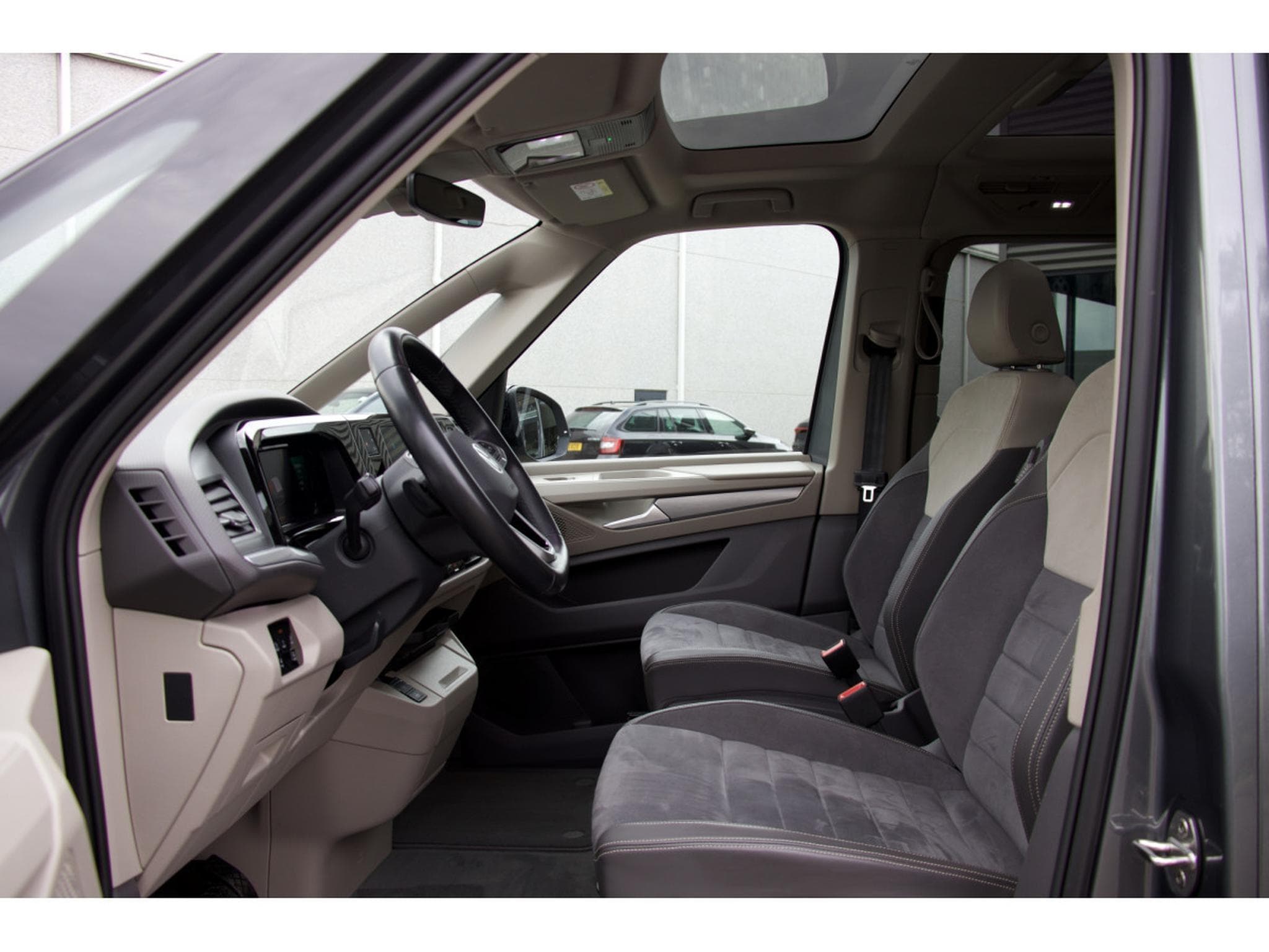 VW T7 Edition LÜ AHK StHZ PANO ACC ArtVelours (2024) - Foto 5