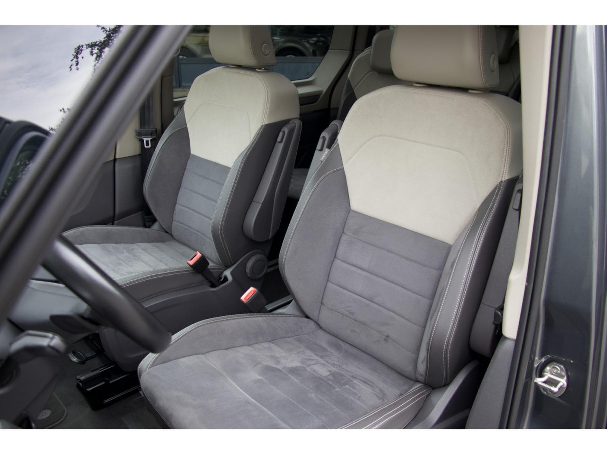 VW T7 Edition LÜ AHK StHZ PANO ACC ArtVelours (2024) - Foto 6
