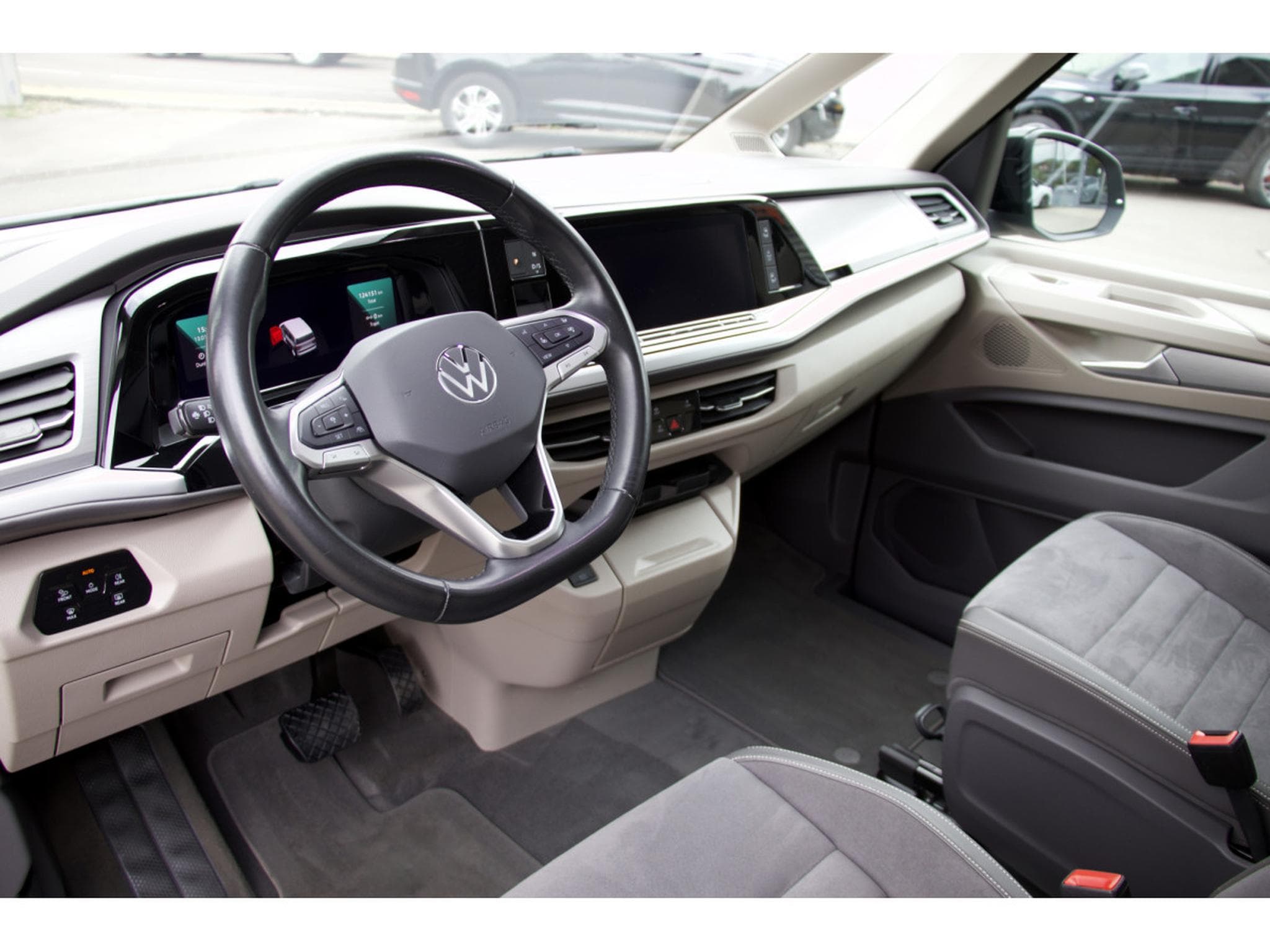 VW T7 Edition LÜ AHK StHZ PANO ACC ArtVelours (2024) - Foto 7