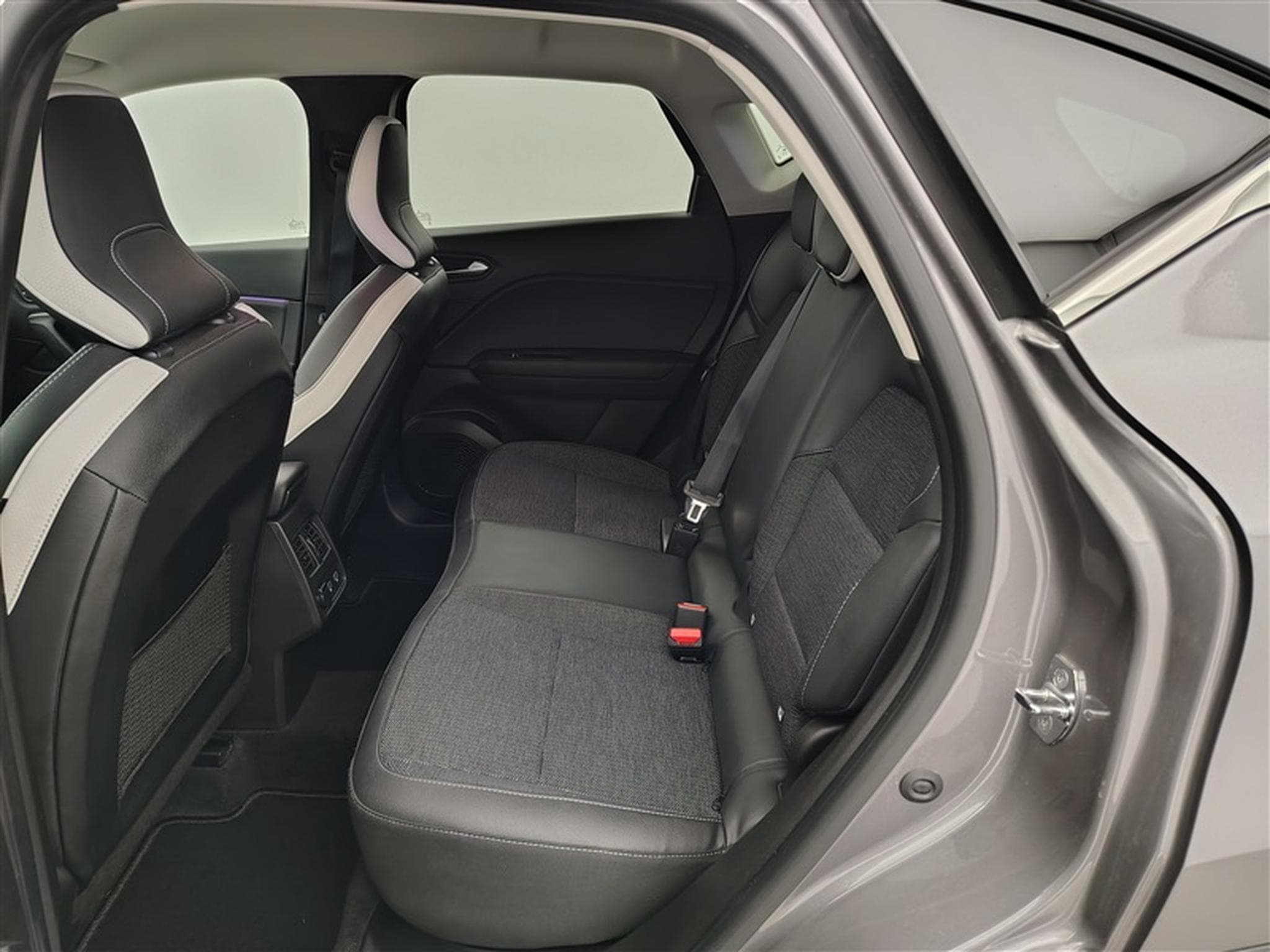 Renault Captur 1.0 TCe Evolution GPF (2023) - Photo 13