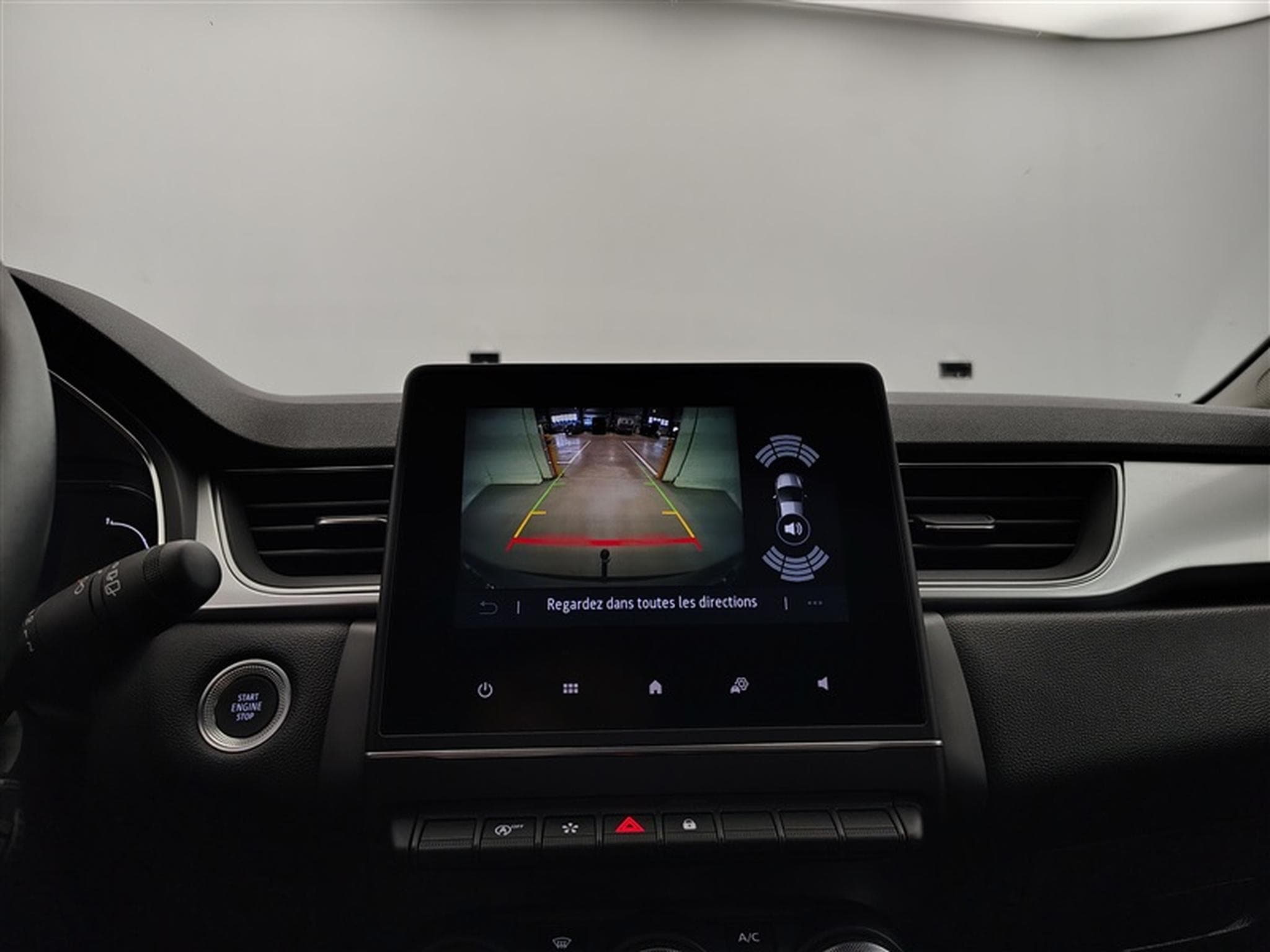 Renault Captur 1.0 TCe Evolution GPF (2023) - Photo 18