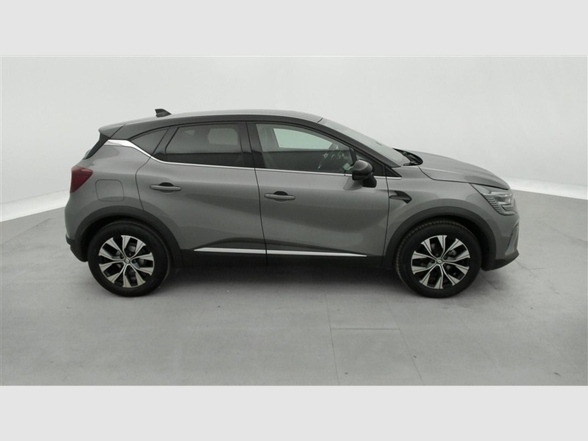 Renault Captur 1.0 TCe Evolution GPF (2023) - Photo 25