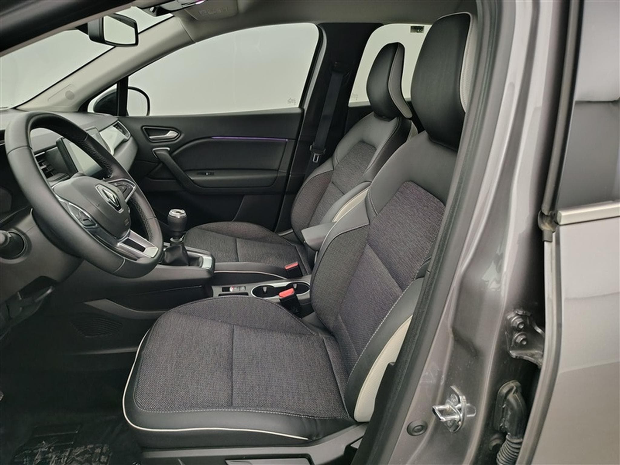 Renault Captur 1.0 TCe Evolution GPF (2023) - Photo 7