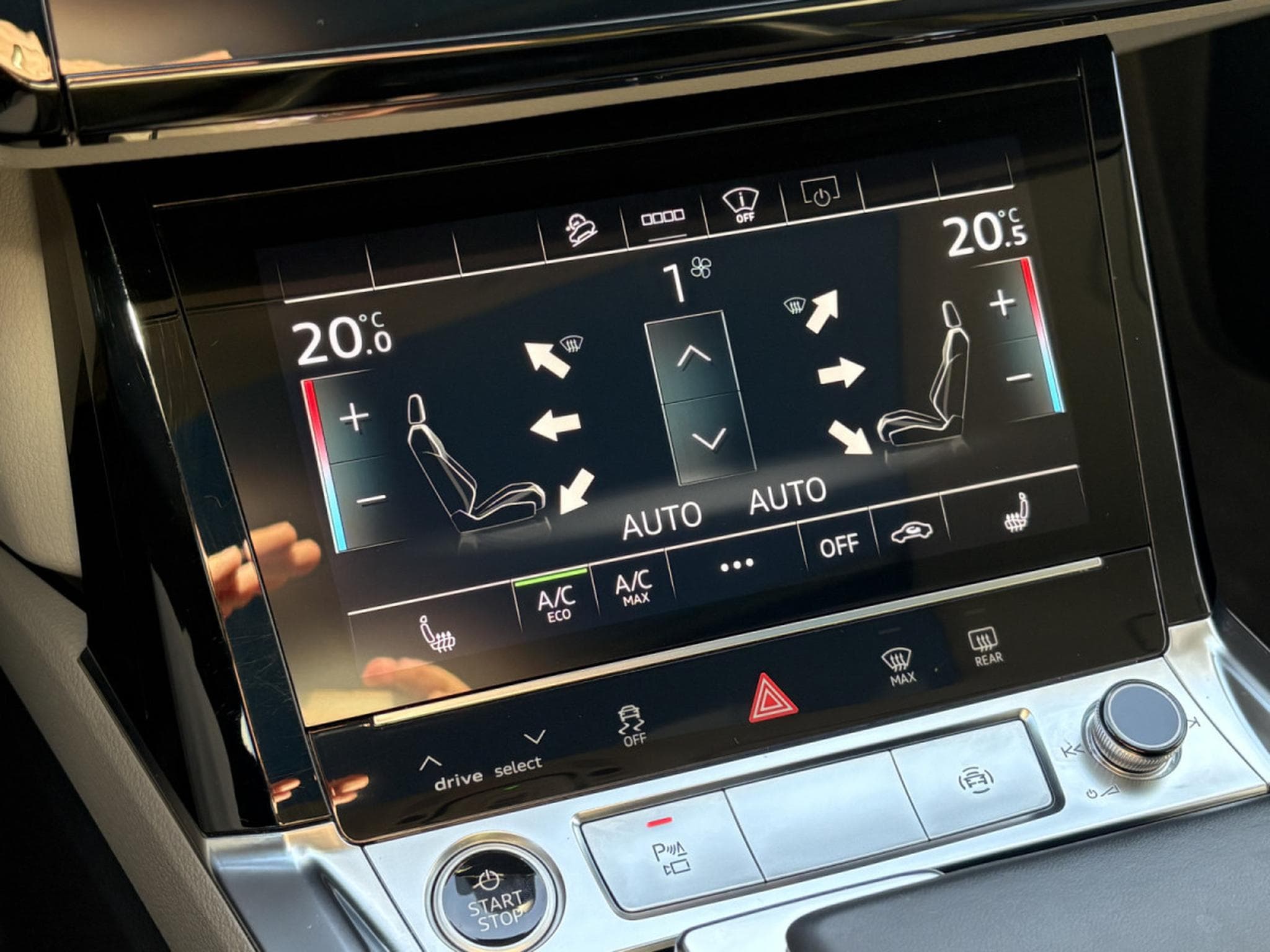 Audi e-tron 55 QUATTRO 408 SPORTBACK 95KWH *GARANTIE 36 MOIS EUROPÉENNE* (2020) - Photo 12