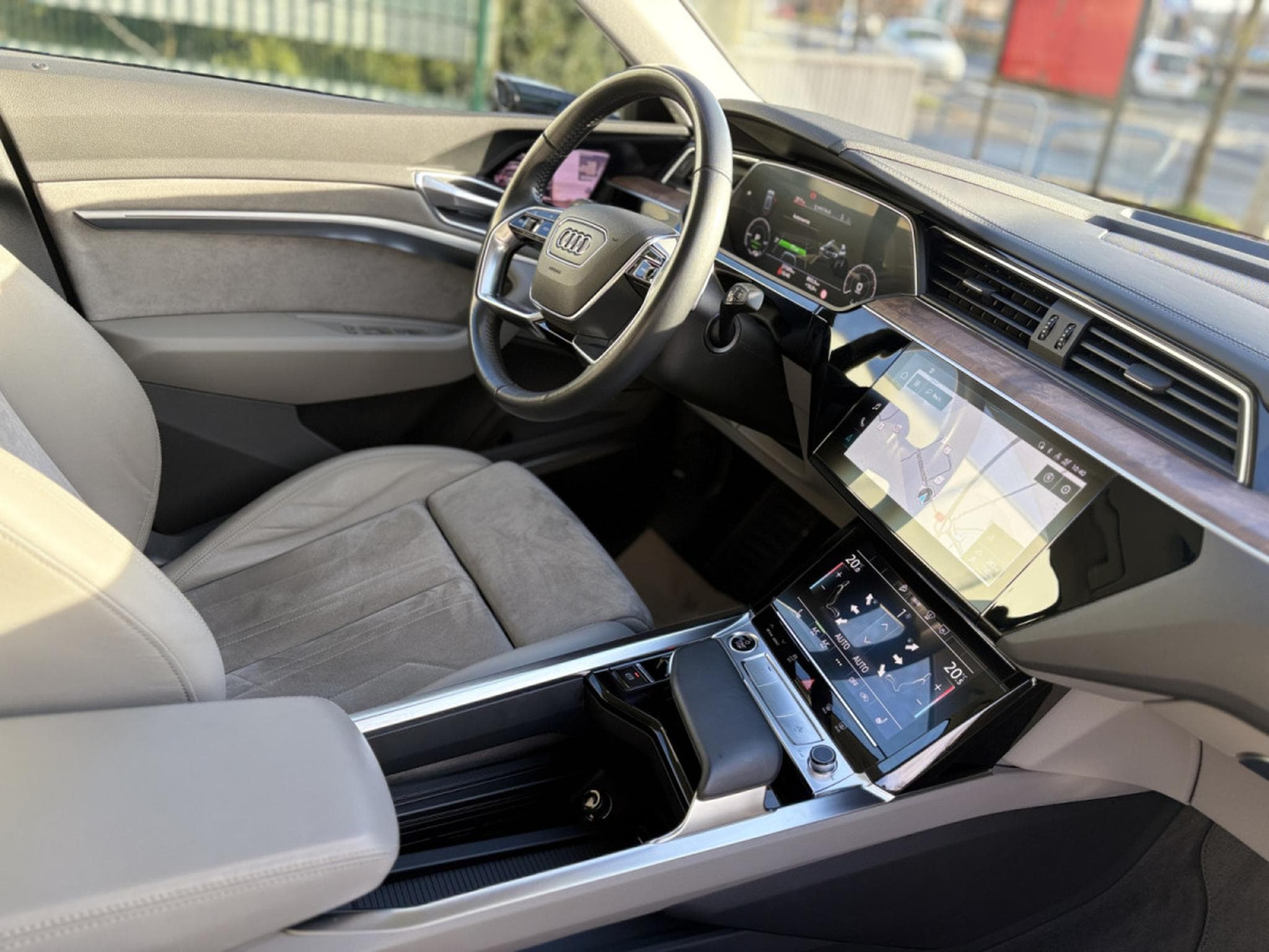 Audi e-tron 55 QUATTRO 408 SPORTBACK 95KWH *GARANTIE 36 MOIS EUROPÉENNE* (2020) - Photo 3