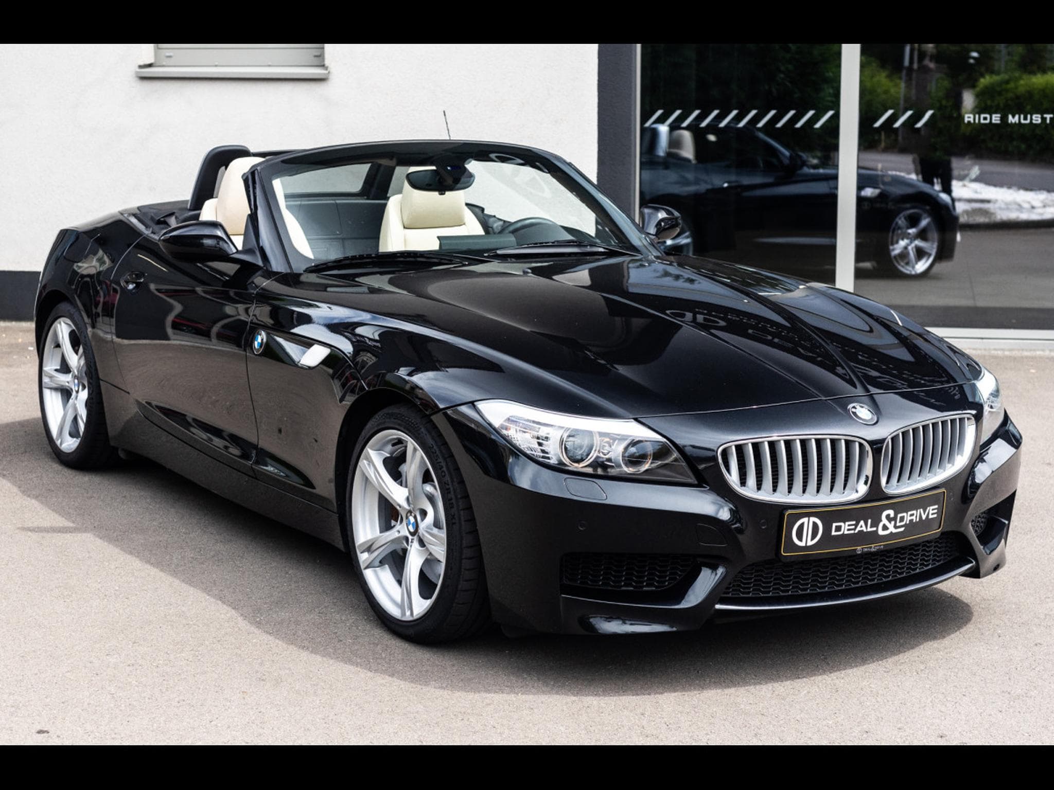 BMW Z4 ROADSTER SDRIVE 35I AUTO M SPORT - BLACK SAPPHIRE METALLIC (2013) - Photo 6