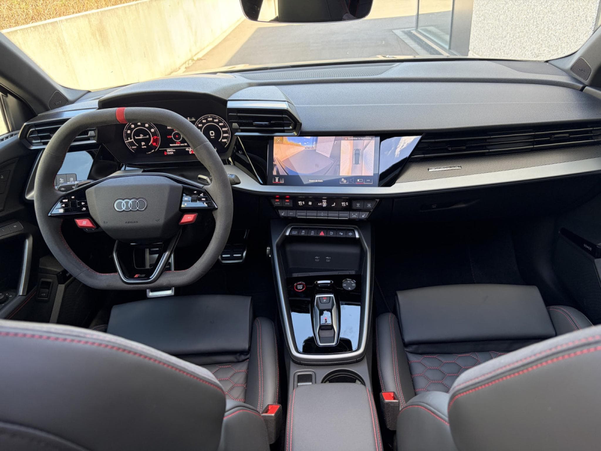 Audi RS3 2.5 TFSI SPORTBACK QUATTRO/ MAGNETIC RIDE/SPORT RS/360°/SONO (2026) - Photo 19