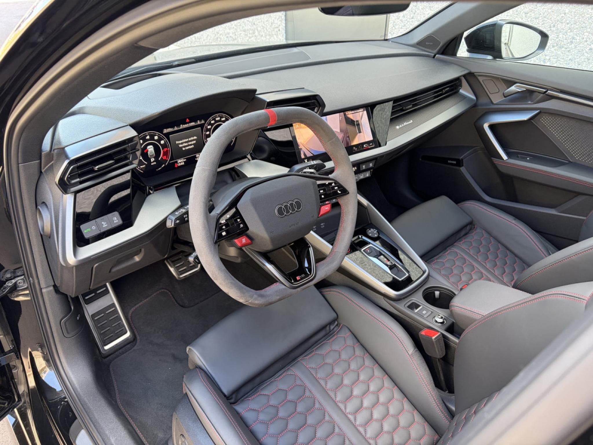 Audi RS3 2.5 TFSI SPORTBACK QUATTRO/ MAGNETIC RIDE/SPORT RS/360°/SONO (2026) - Photo 4