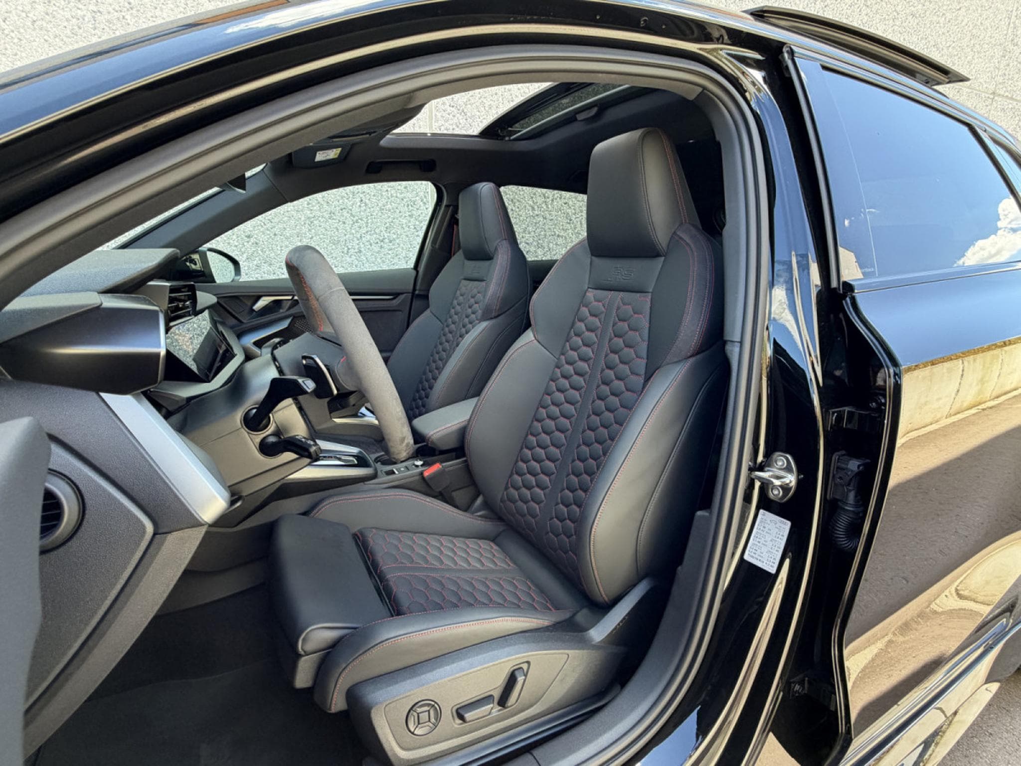 Audi RS3 2.5 TFSI SPORTBACK QUATTRO/ MAGNETIC RIDE/SPORT RS/360°/SONO (2026) - Photo 7