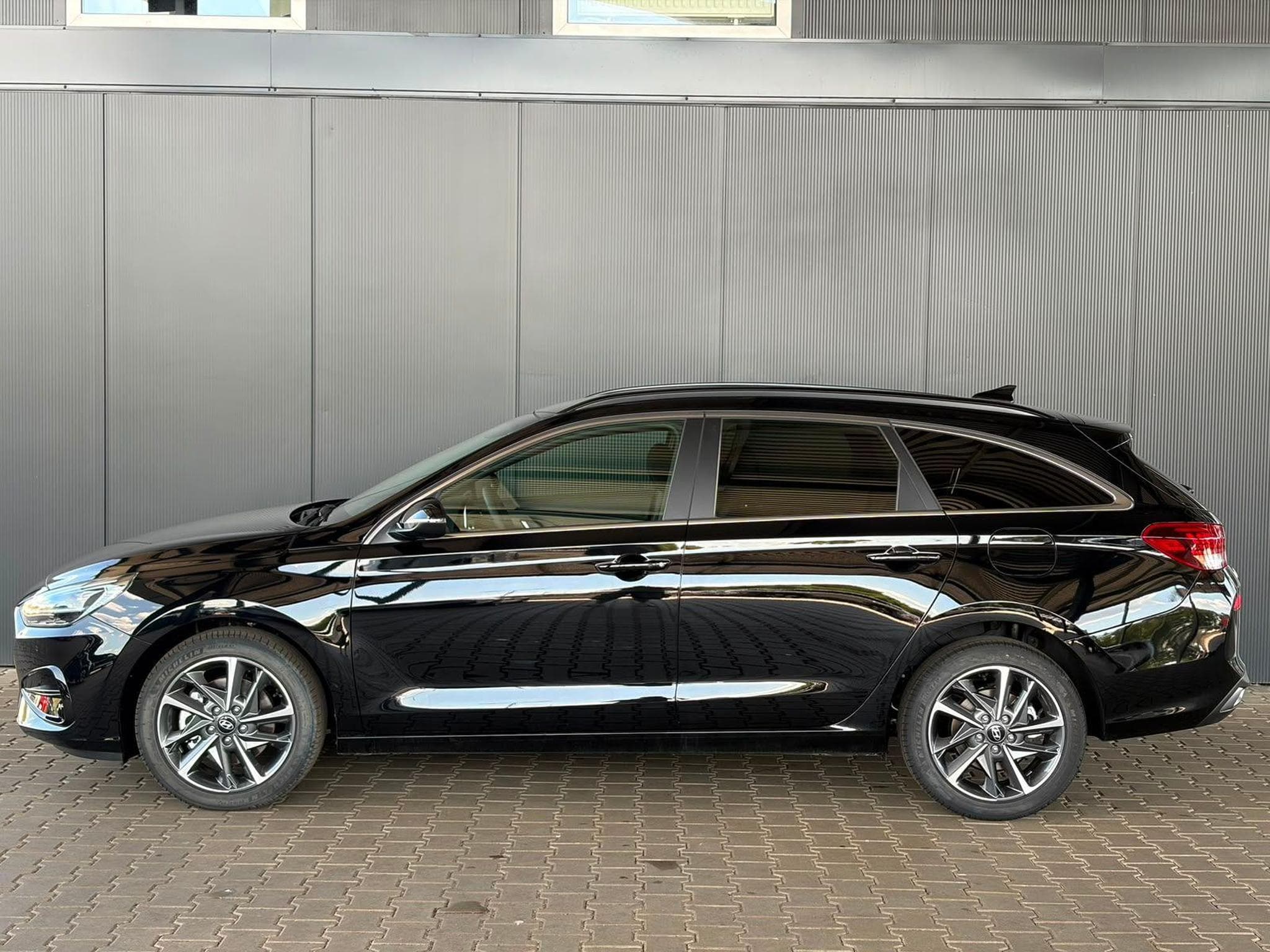 Hyundai i30 Standard (2025) - Photo 2