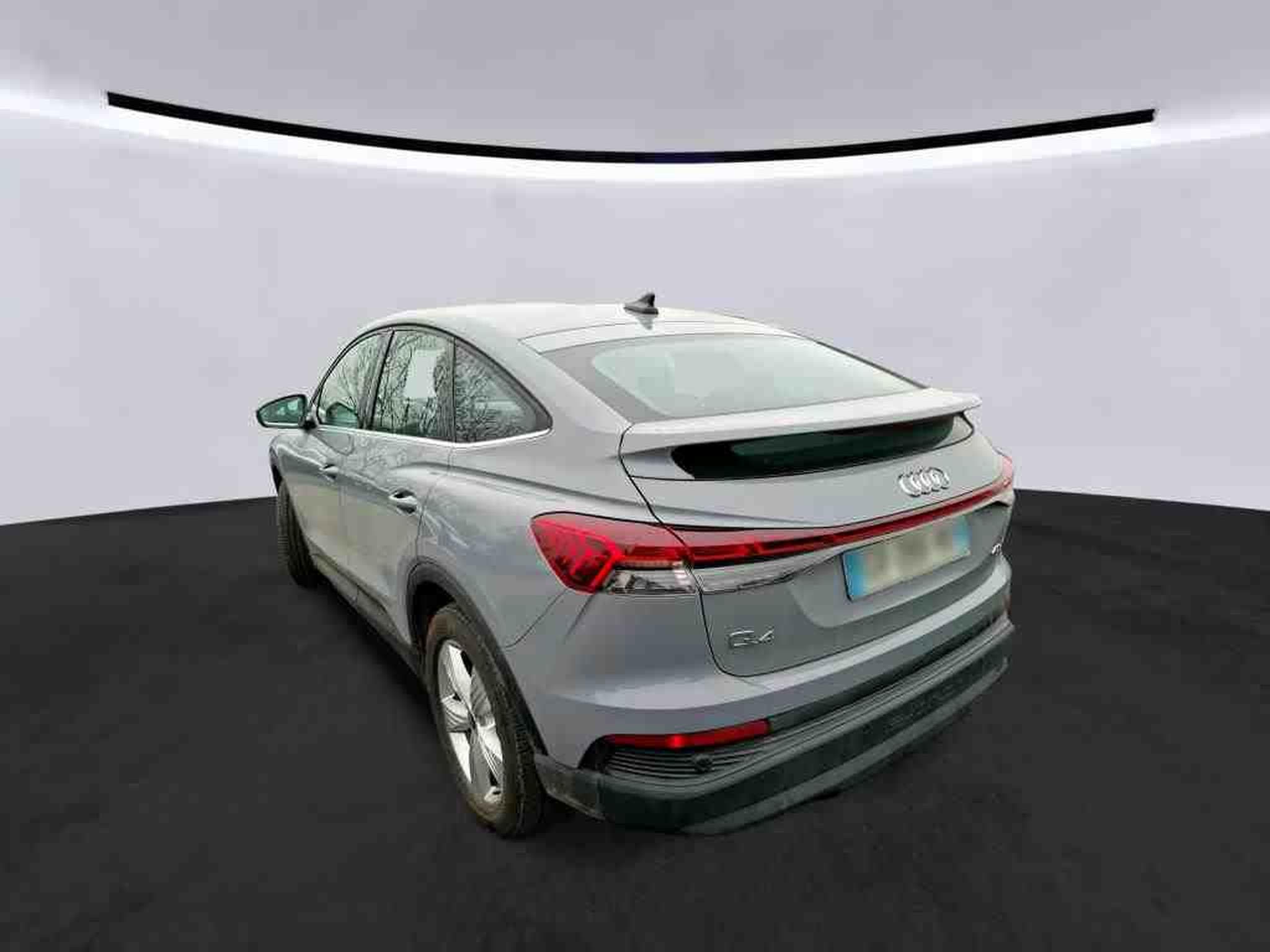Audi Q4 e-tron Standard (2023) - Photo 4