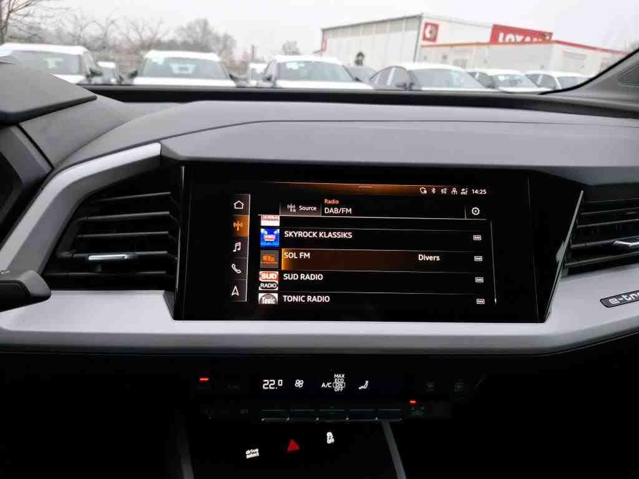 Audi Q4 e-tron Standard (2023) - Photo 5