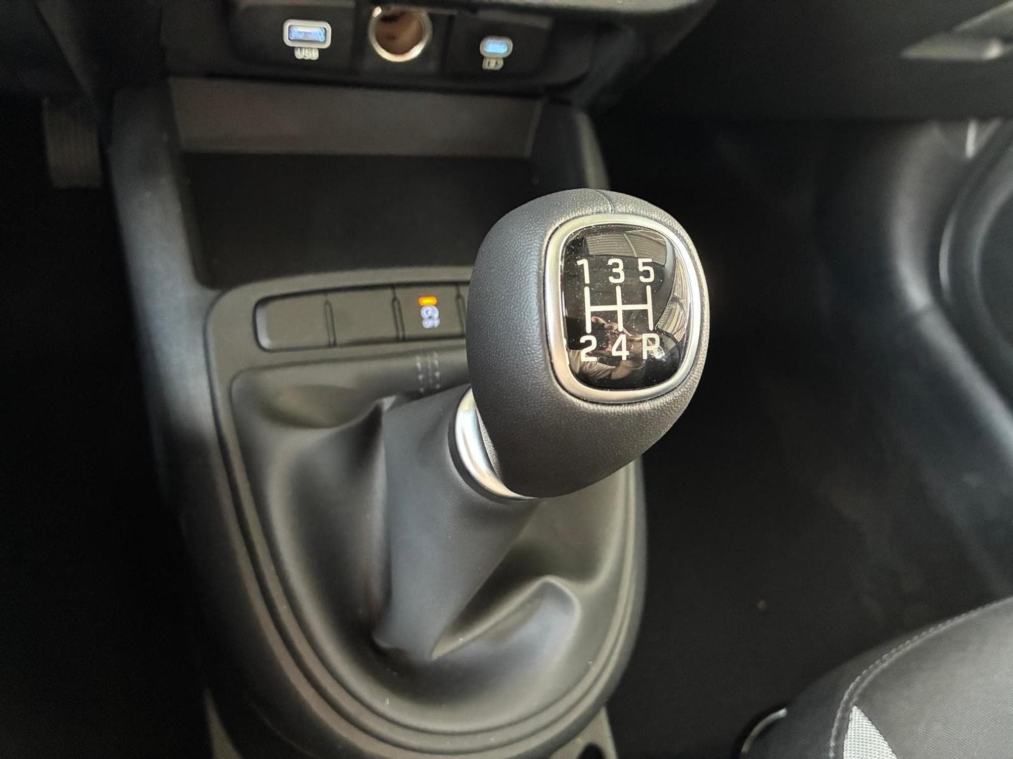 Hyundai i10 Standard (2025) - Photo 17