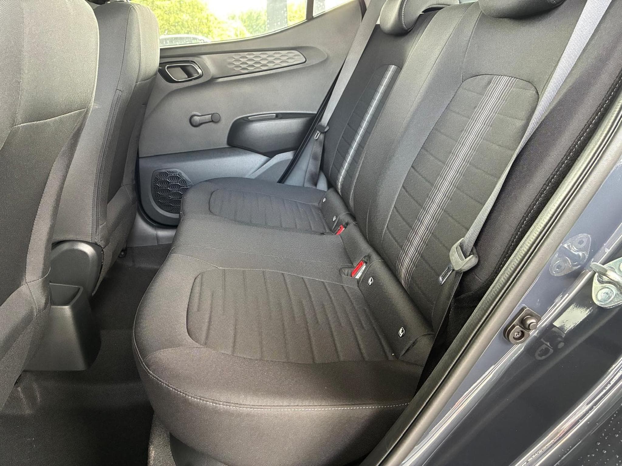 Hyundai i10 Standard (2025) - Photo 6