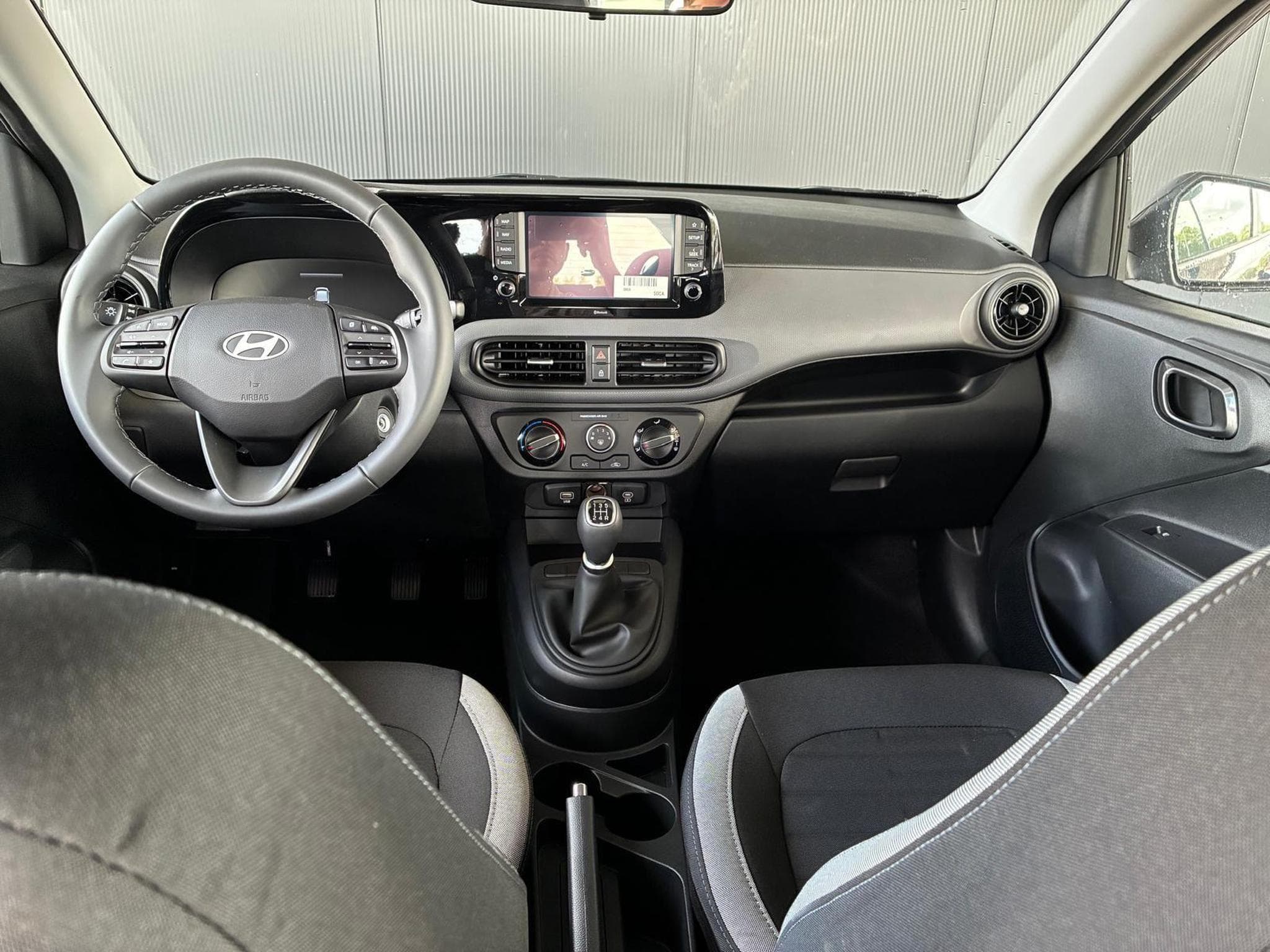 Hyundai i10 Standard (2025) - Photo 7