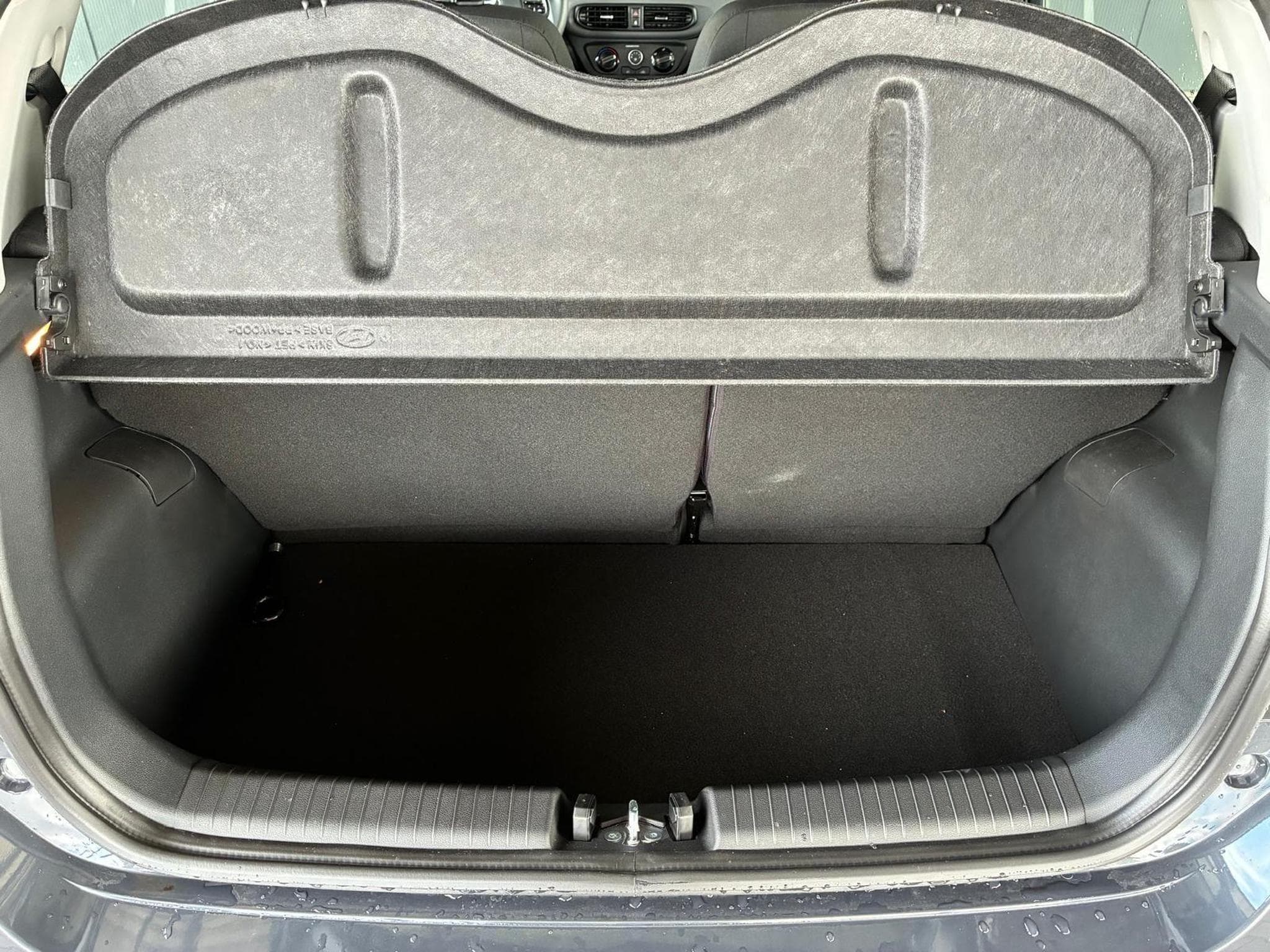 Hyundai i10 Standard (2025) - Photo 9