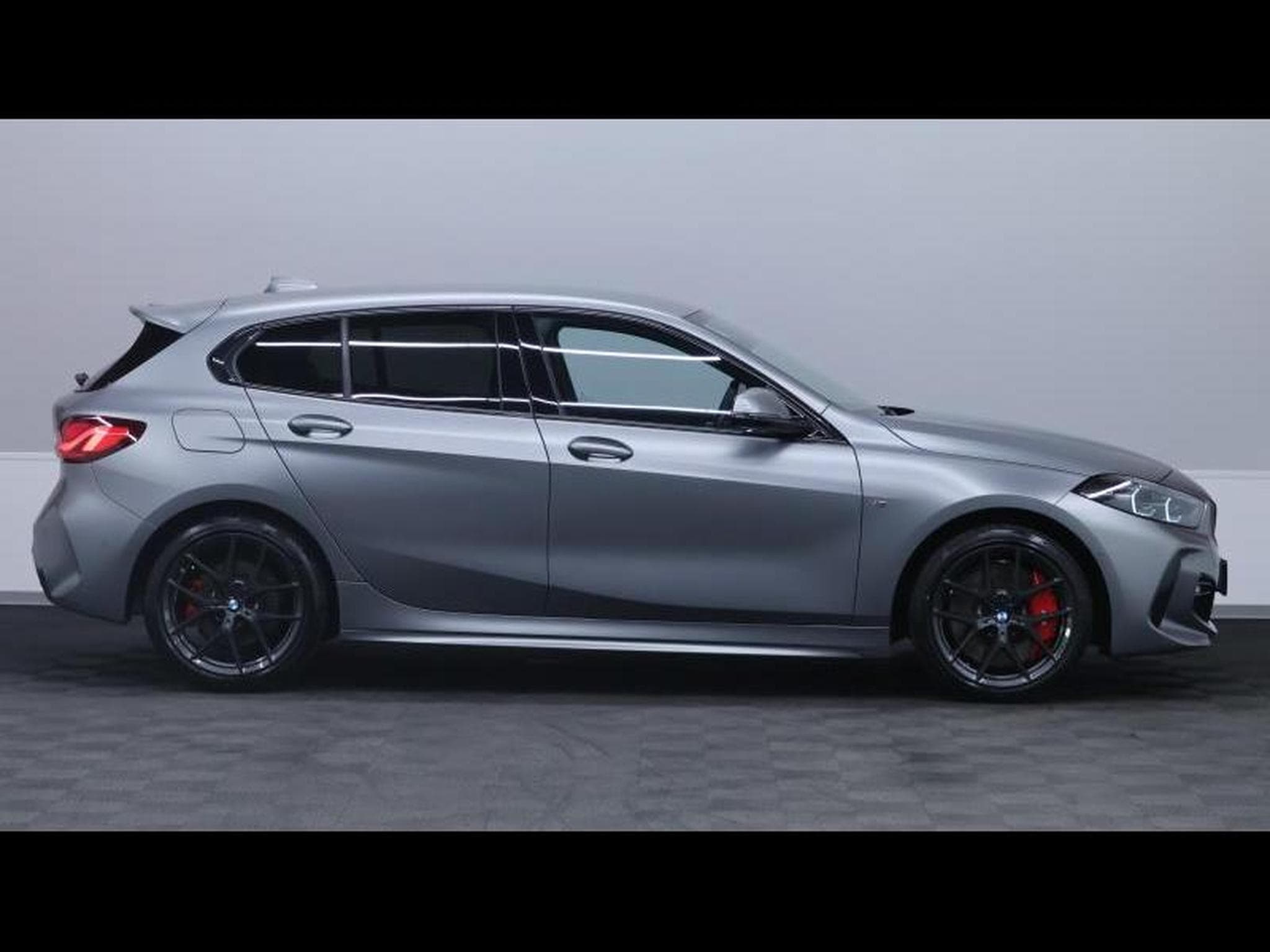 BMW 118 i hatch M Sport Pro Steptronic (2024) - Foto 4