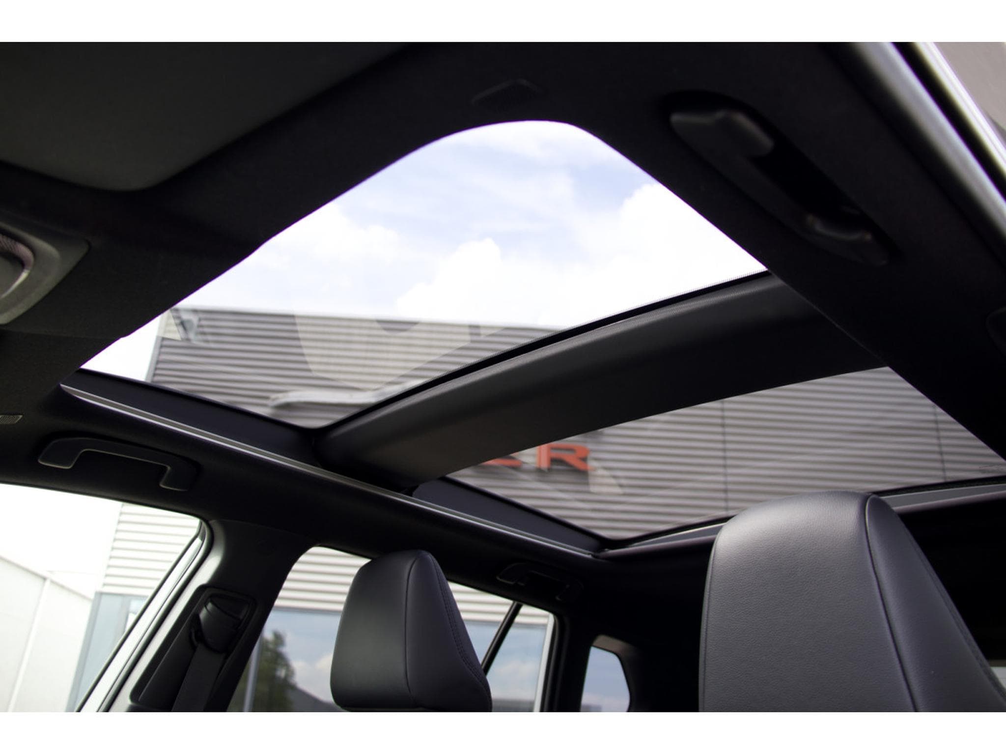 Toyota Corolla 2.0 Hybrid cuir ACC Pano. JBL 360° LED BSM (2024) - Photo 8