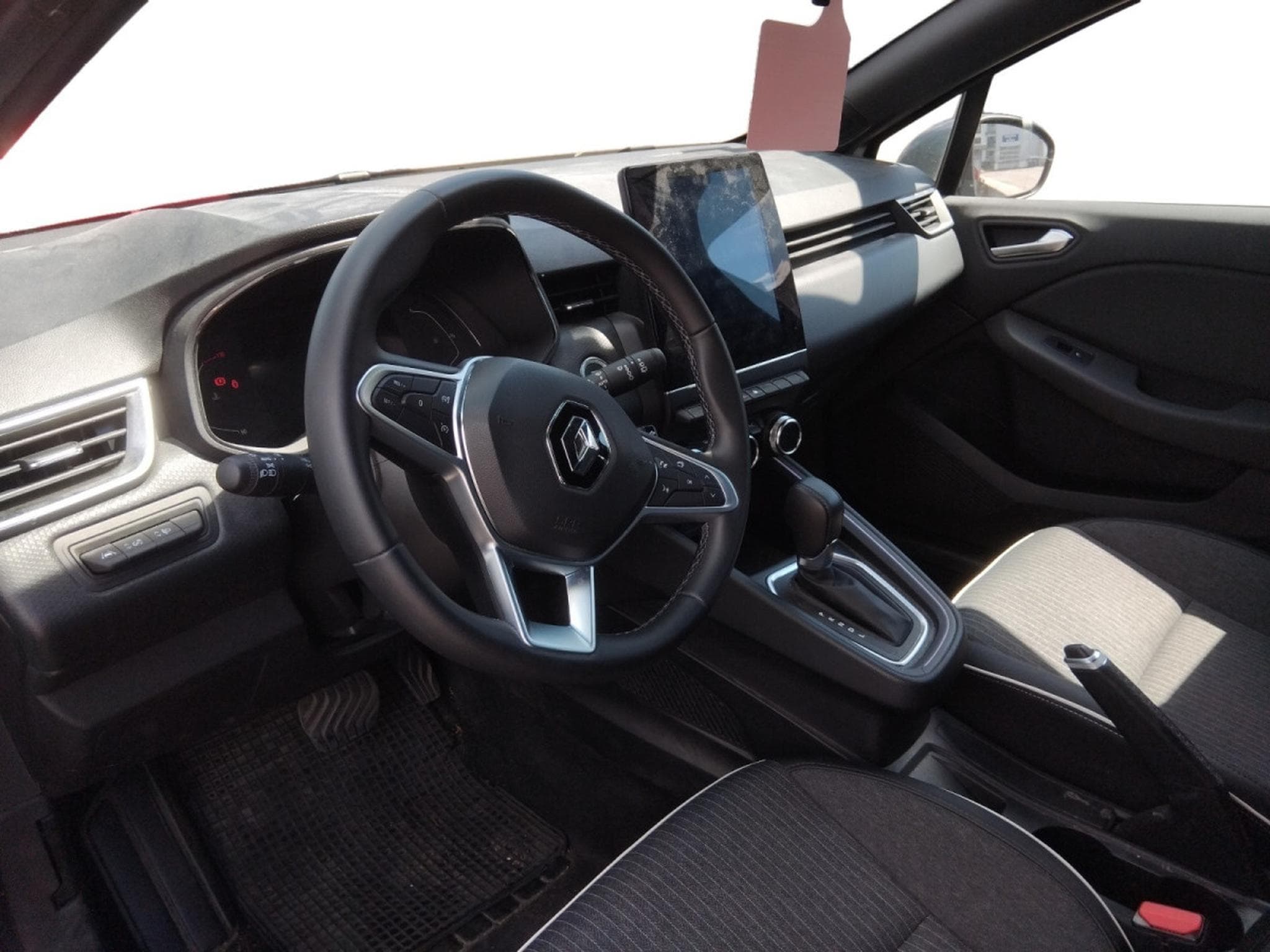Renault Clio 1.0 TCe Techno X-Tronic (2022) - Photo 6