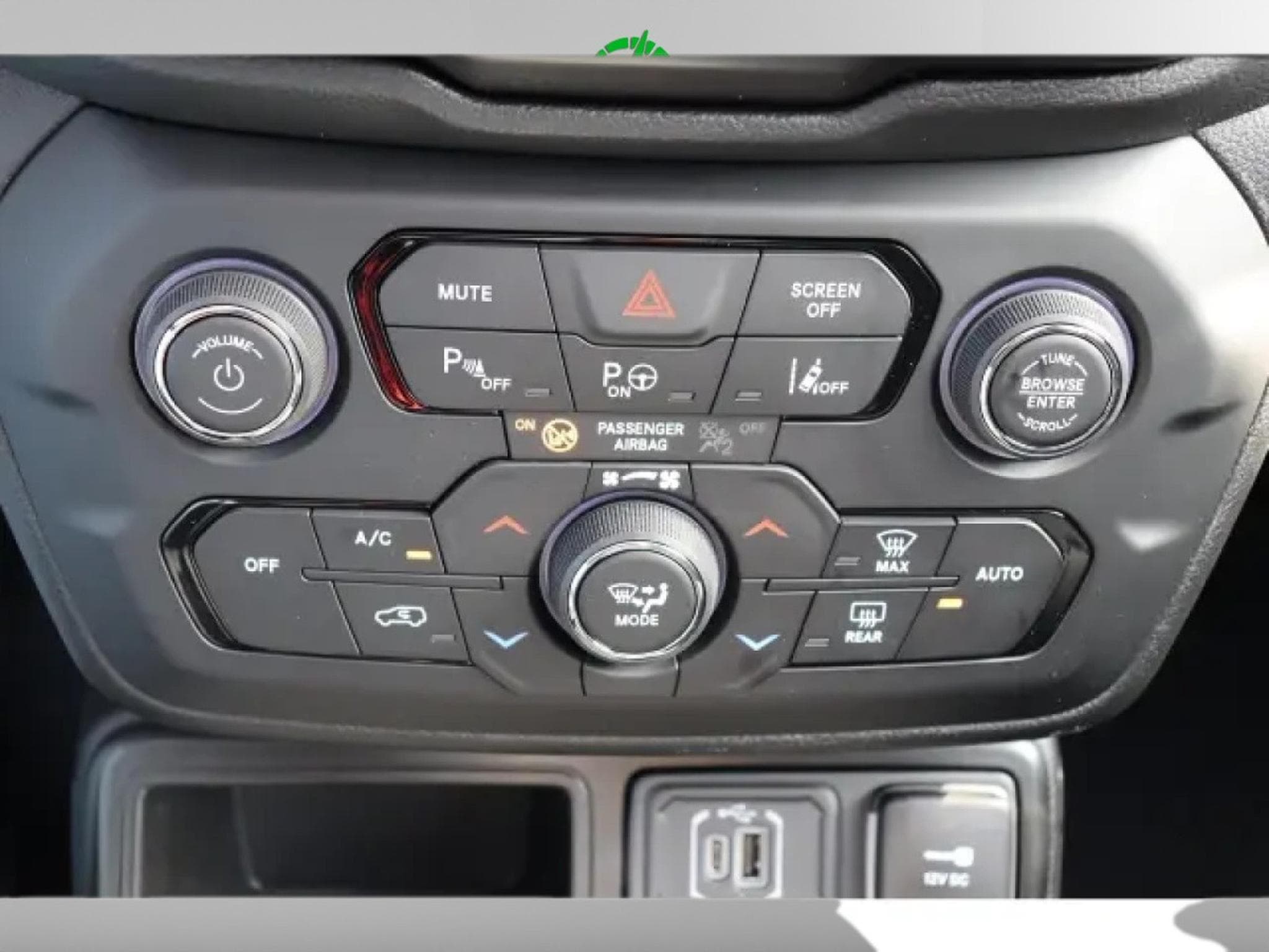 Jeep Renegade e-Hybrid MY25 Summit 1.5 MHEV (2025) - Photo 19