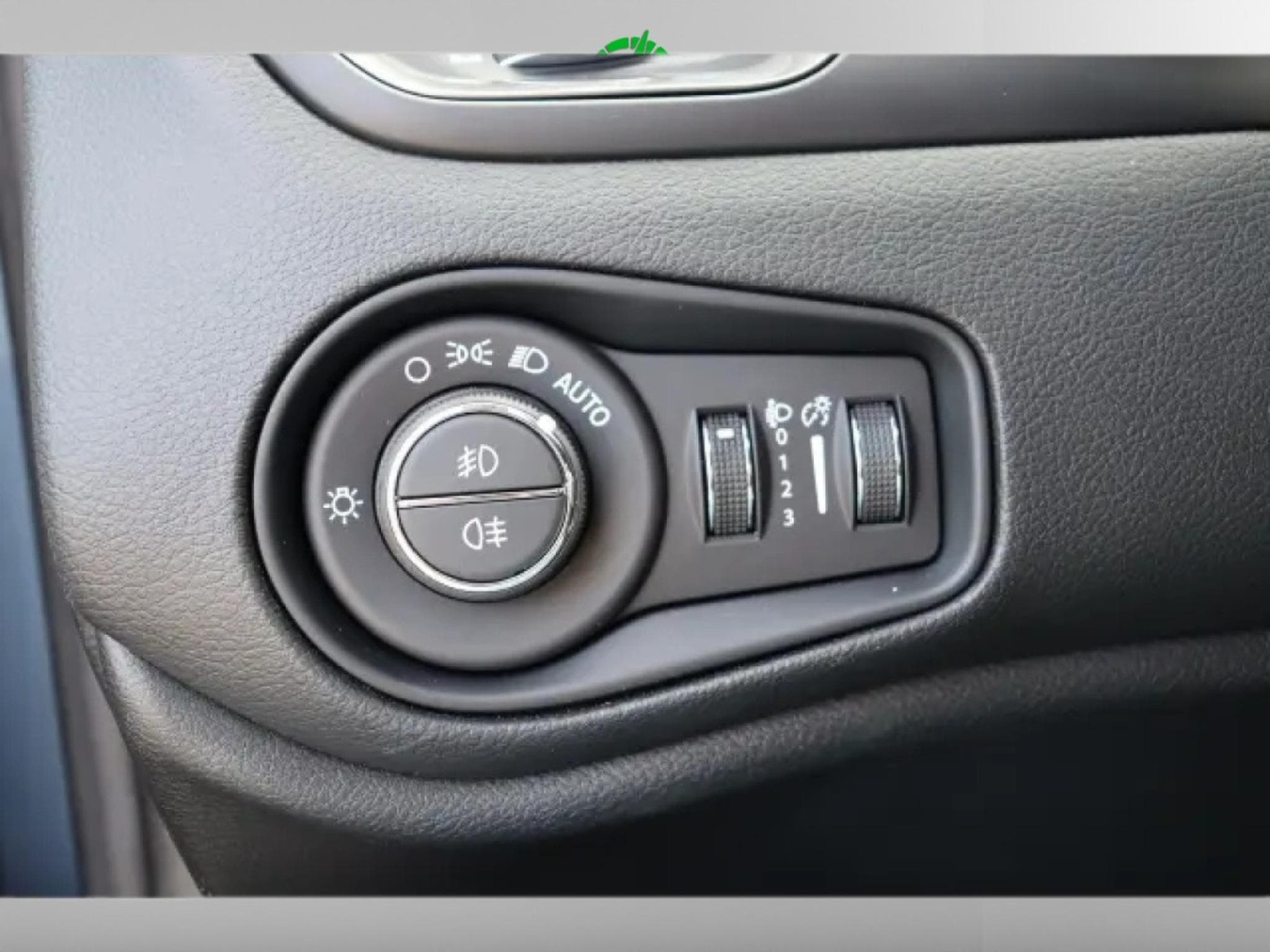 Jeep Renegade e-Hybrid MY25 Summit 1.5 MHEV (2025) - Photo 22