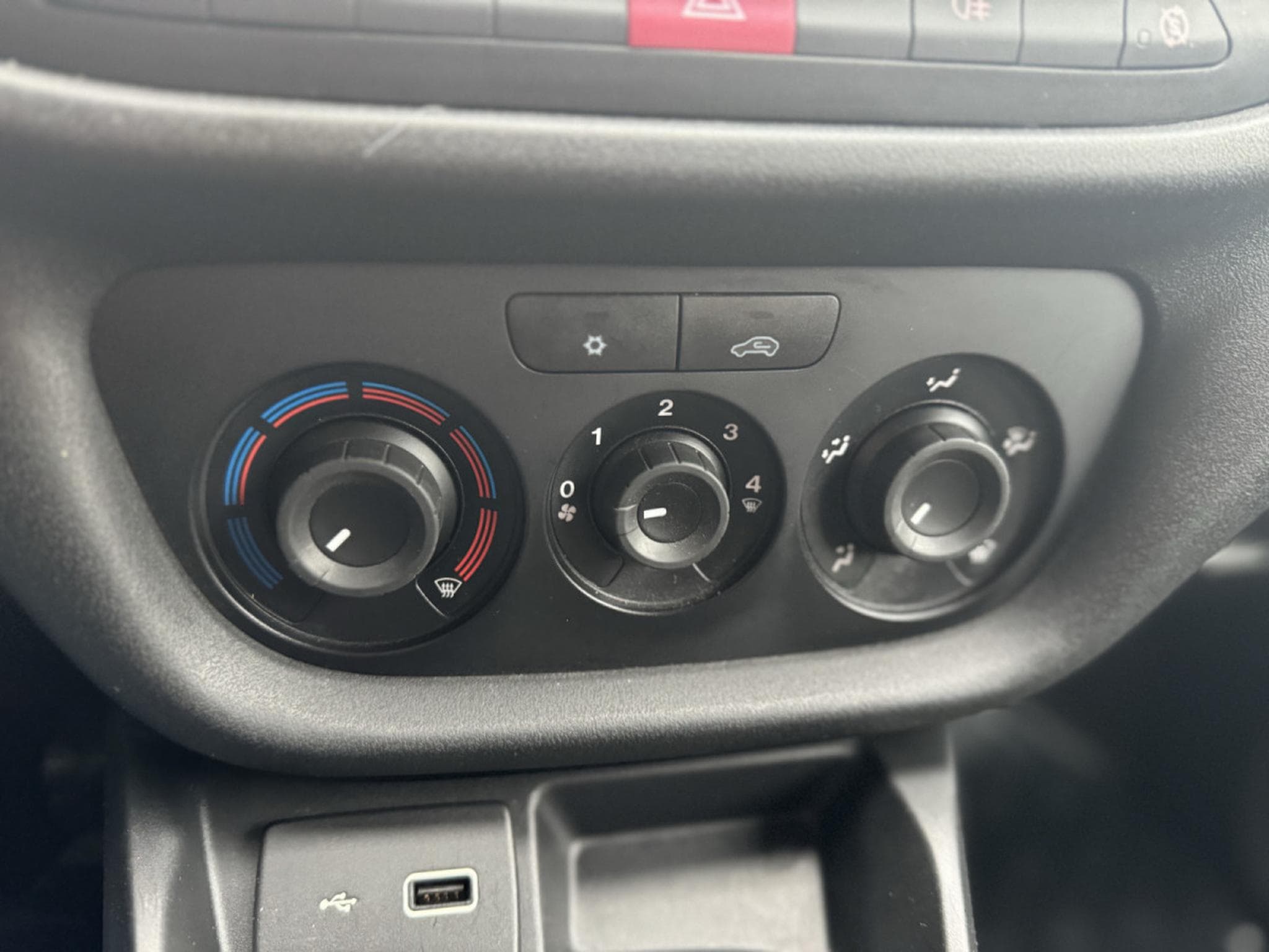 Fiat Doblo 1.3 MJet 95 (2019) - Foto 15