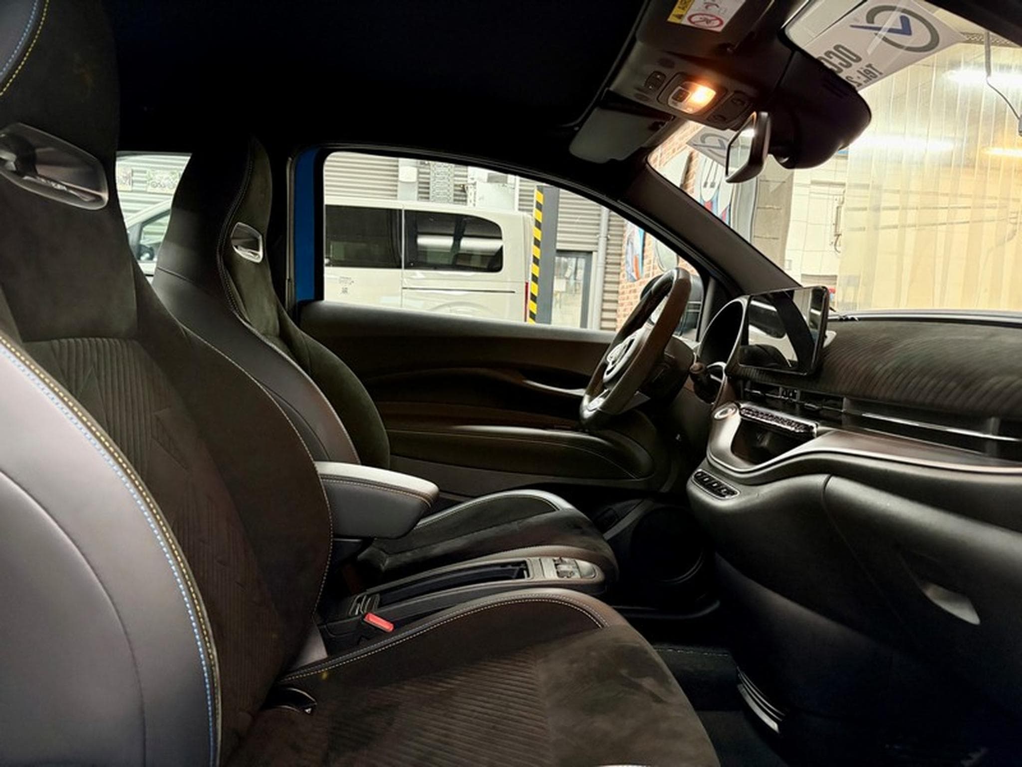 Abarth 500 500e Cabrio 155cv 42KW/h Auto SCORPIONISSIMA (2023) - Foto 8
