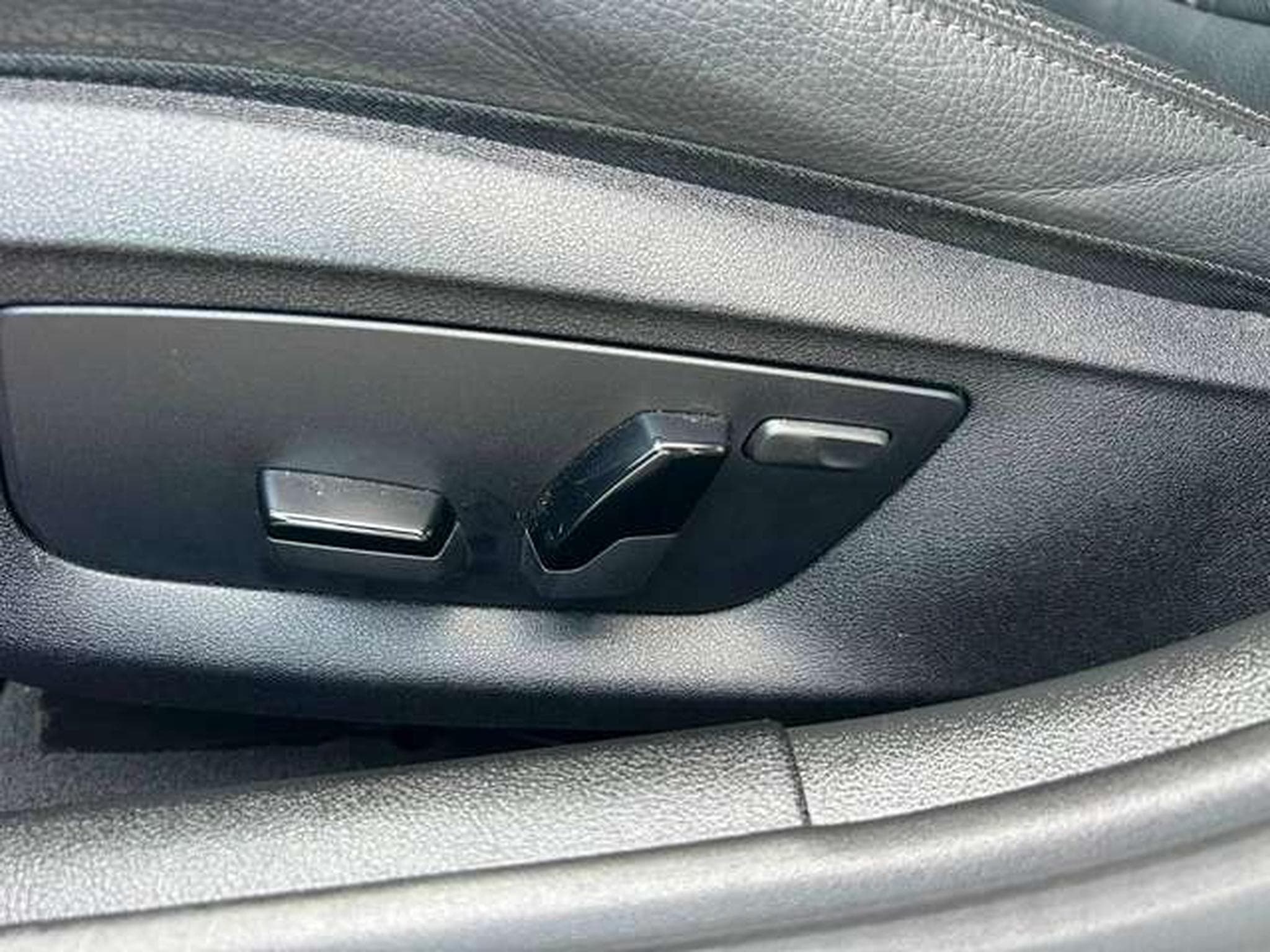 BMW 518 BERLINE 150CV BOITE AUTO GPS/CAMERA DE RECUL/CARPLAY (2022) - Photo 15