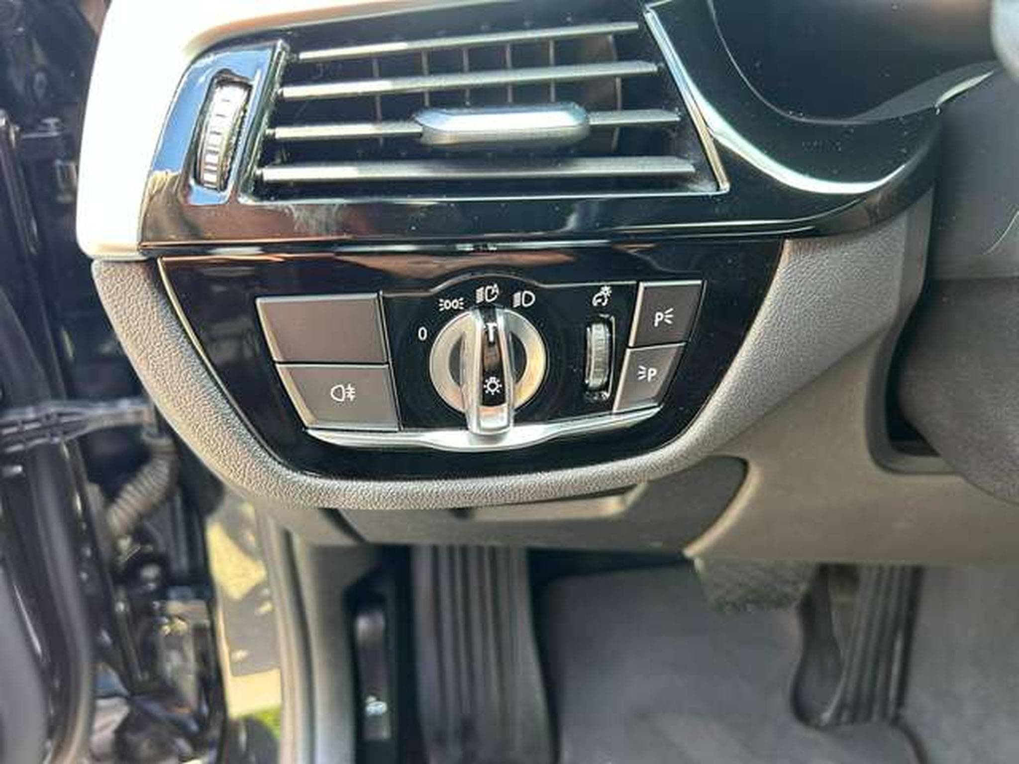 BMW 518 BERLINE 150CV BOITE AUTO GPS/CAMERA DE RECUL/CARPLAY (2022) - Photo 18