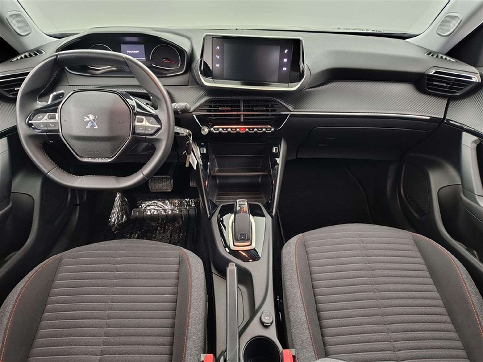 Peugeot 2008 1.2 PureTech Active Pack EAT8/NAVI/JA/PDC (2022) - Photo 7