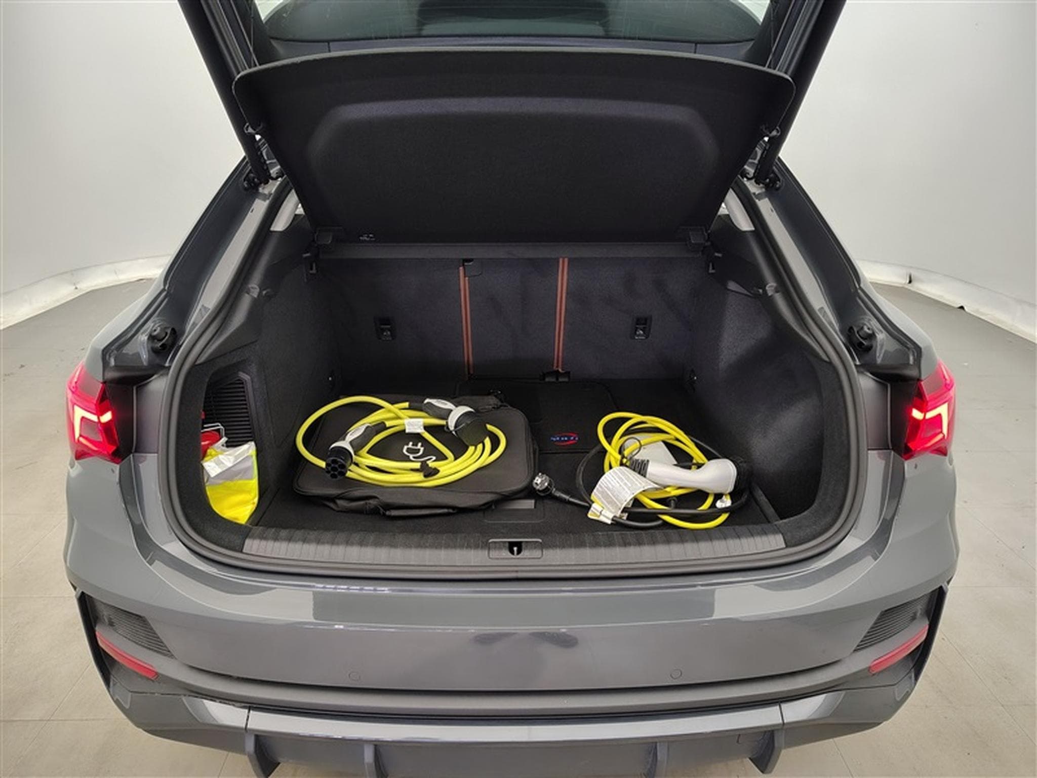 Audi Q3 Sportback PHEV 45 TFSIe S tronic  CUIR/NAVI/FULL LED/JA18 (2021) - Photo 14