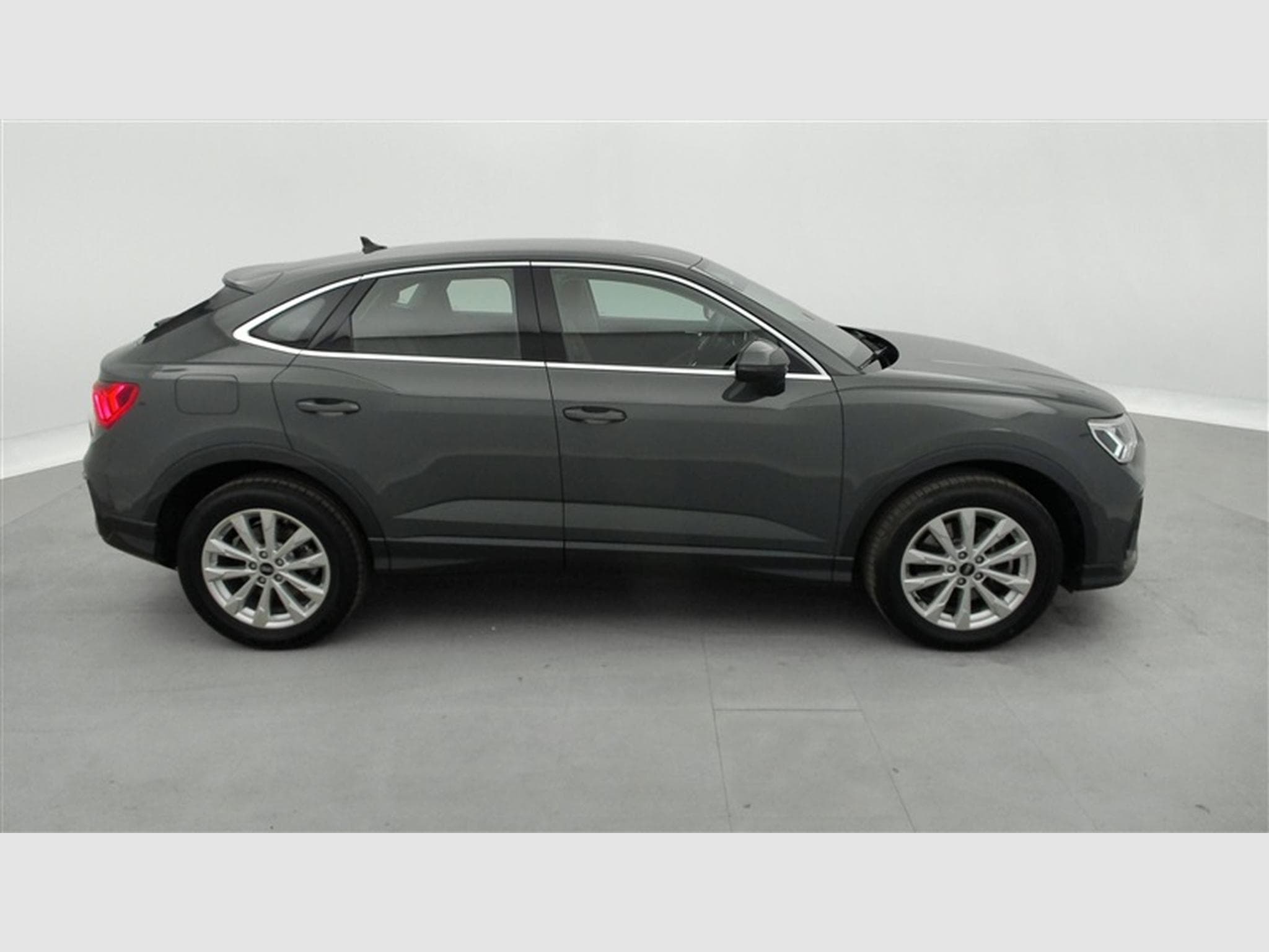 Audi Q3 Sportback PHEV 45 TFSIe S tronic  CUIR/NAVI/FULL LED/JA18 (2021) - Photo 25