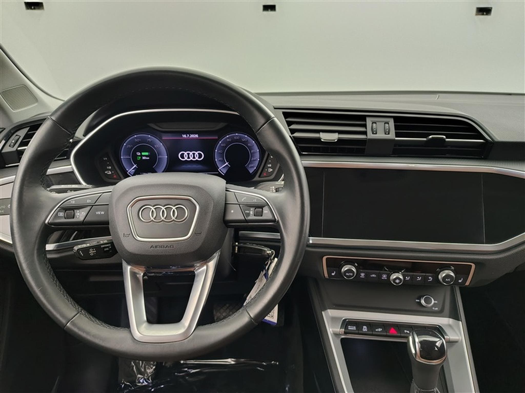 Audi Q3 Sportback PHEV 45 TFSIe S tronic  CUIR/NAVI/FULL LED/JA18 (2021) - Photo 9