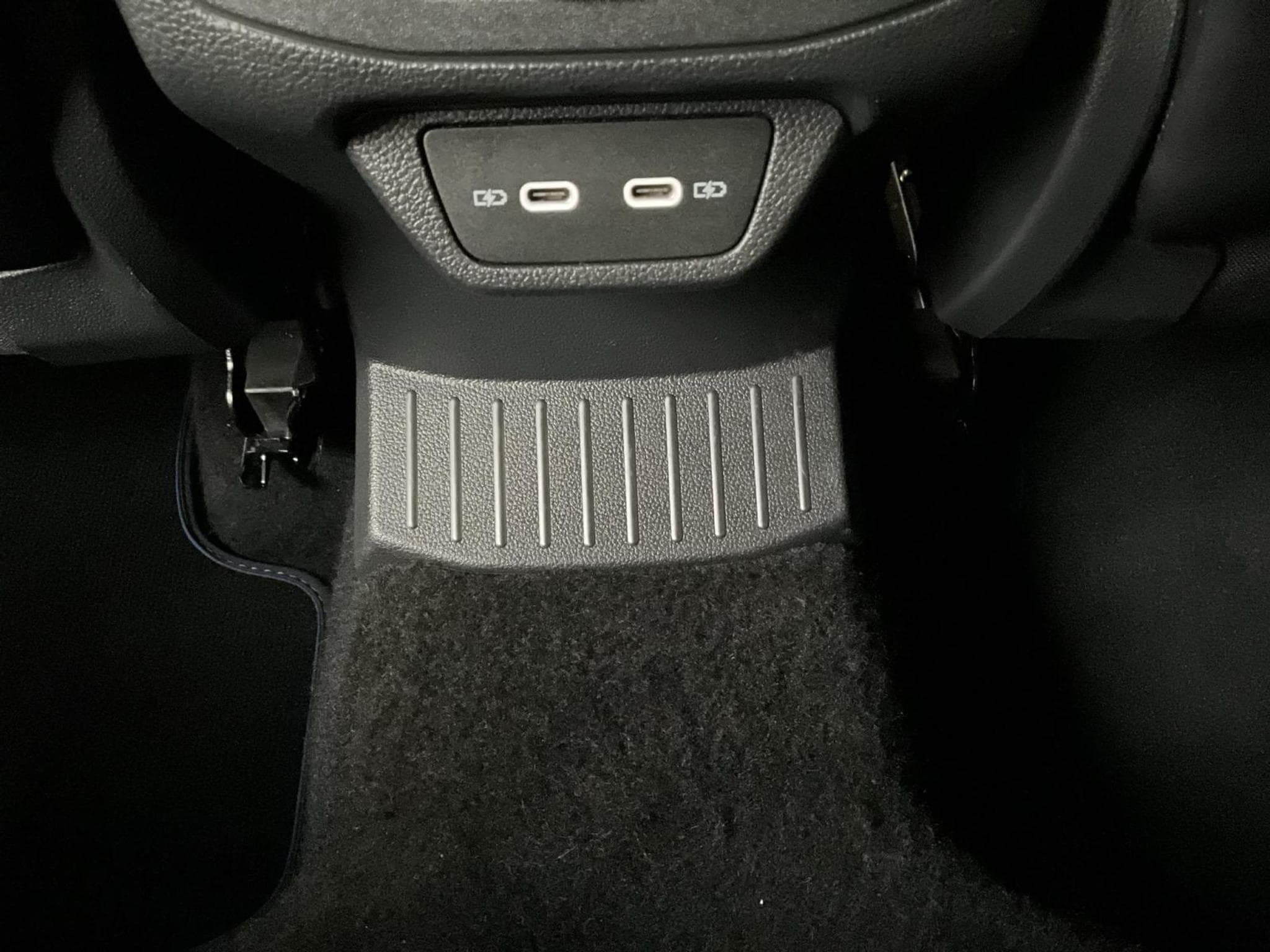 VW T-Roc R+DSG+4M.+Matrix-LED+Navi+IQ-Drive (2022) - Photo 20