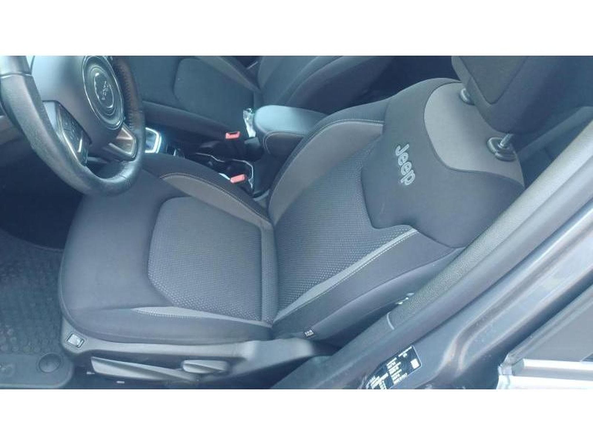 Jeep Renegade axt23 (2022) - Photo 12