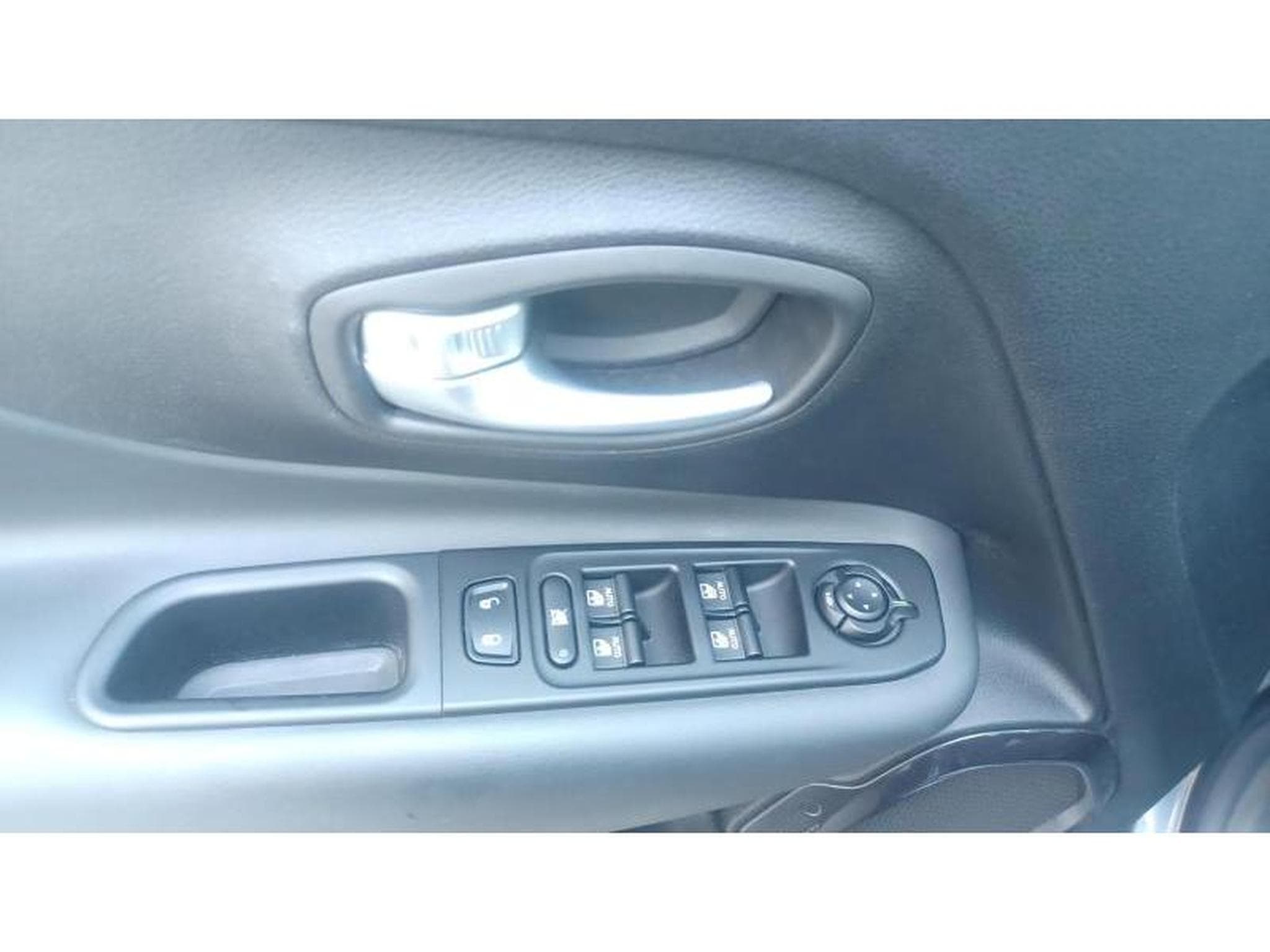 Jeep Renegade axt23 (2022) - Photo 21