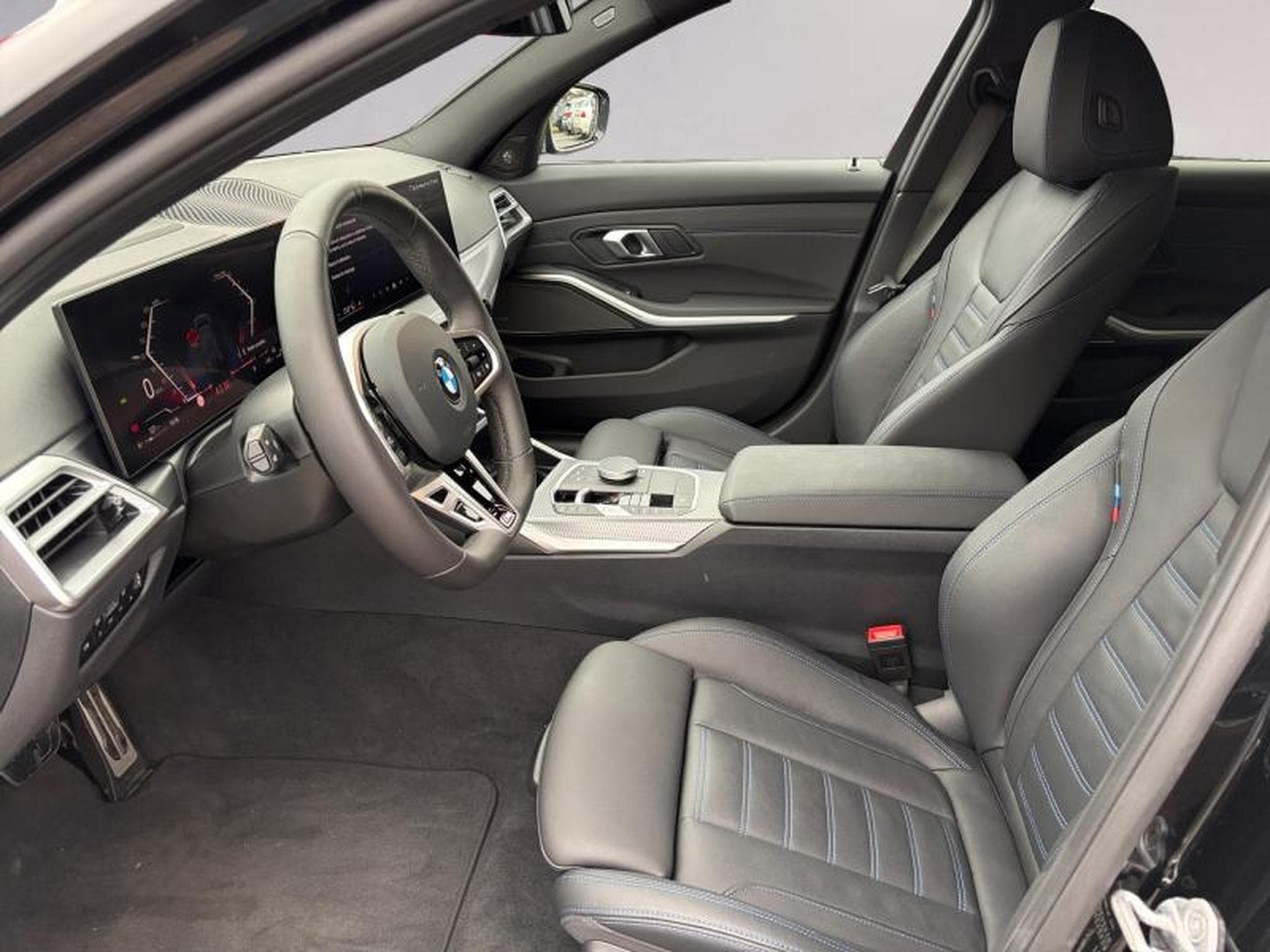 BMW 330 330d xDrive Touring Kit M Sport (2025) - Photo 6