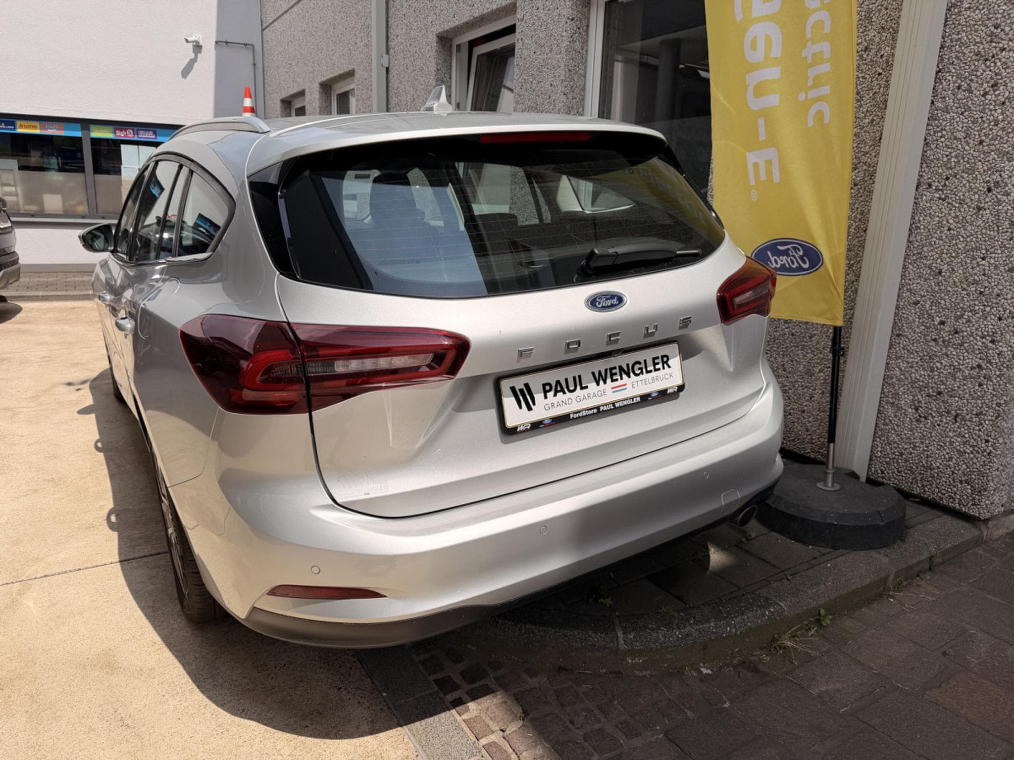 Ford Focus Clipper Titanium 1.5 Ecoblue 115cv A8 (2024) - Foto 3