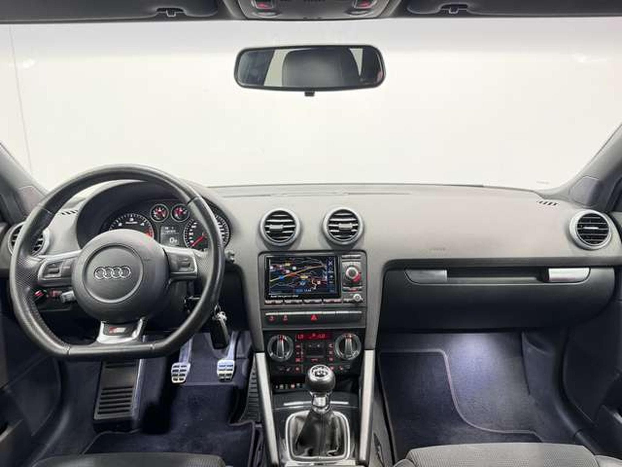 Audi A3 2.0 TDI S line *Tempomat *MMI *APS *Xenon (2010) - Photo 15