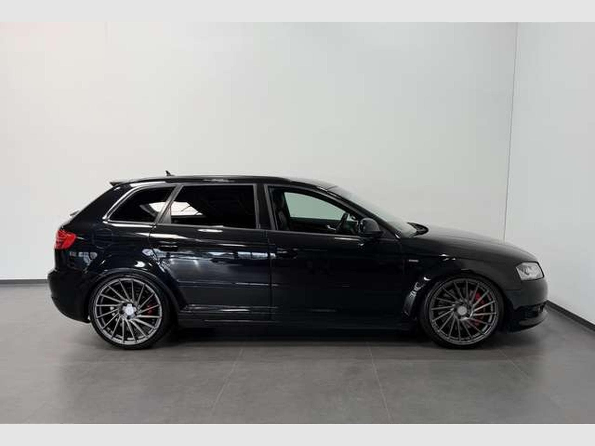 Audi A3 2.0 TDI S line *Tempomat *MMI *APS *Xenon (2010) - Photo 4