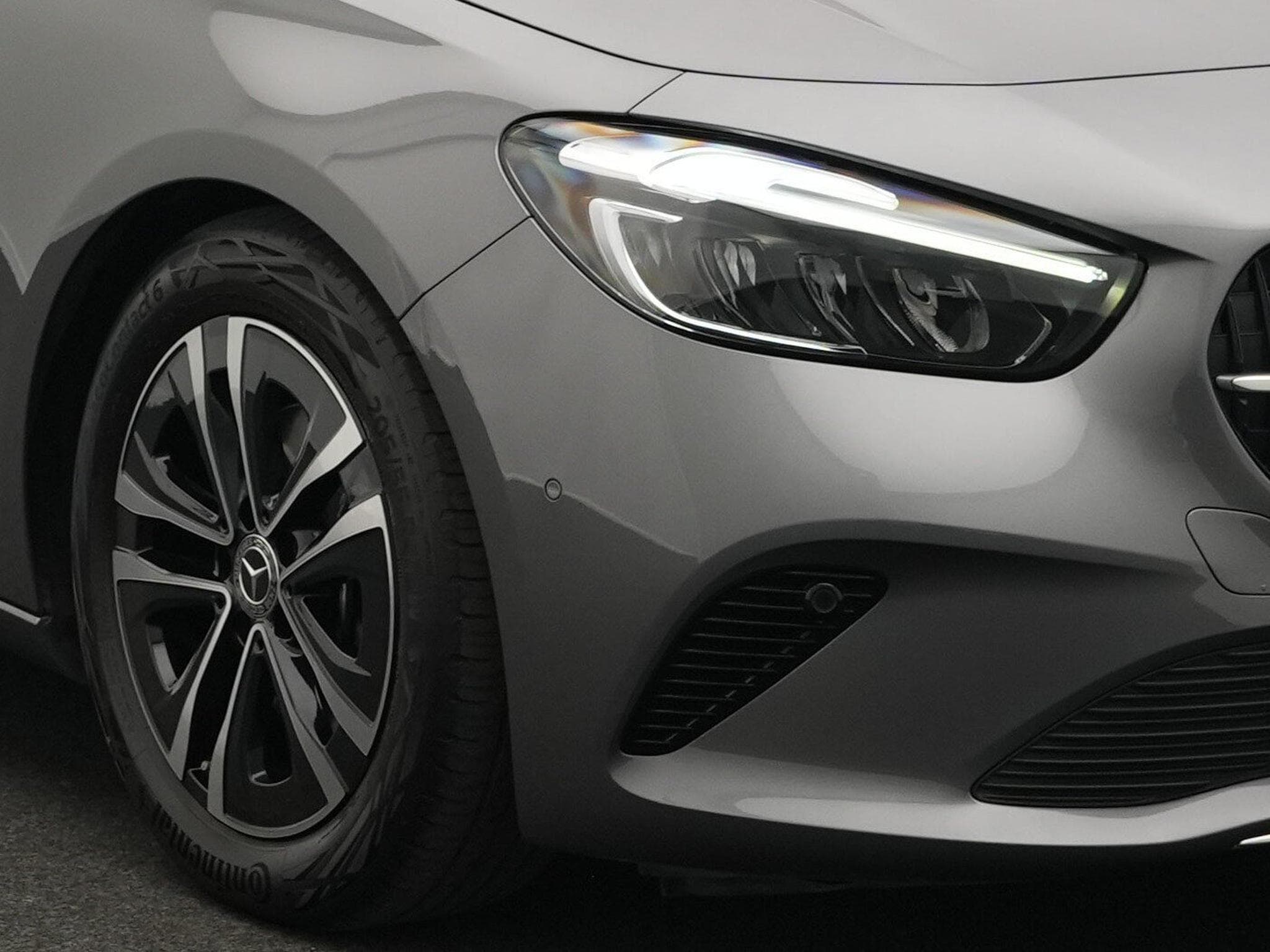 Mercedes B 180 LED+Kamera+Apple+MBUX (2024) - Foto 7