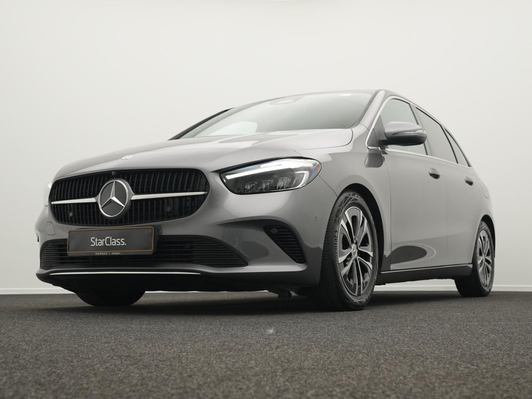 Mercedes B 180 LED+Kamera+Apple+MBUX (2024) - Foto 8
