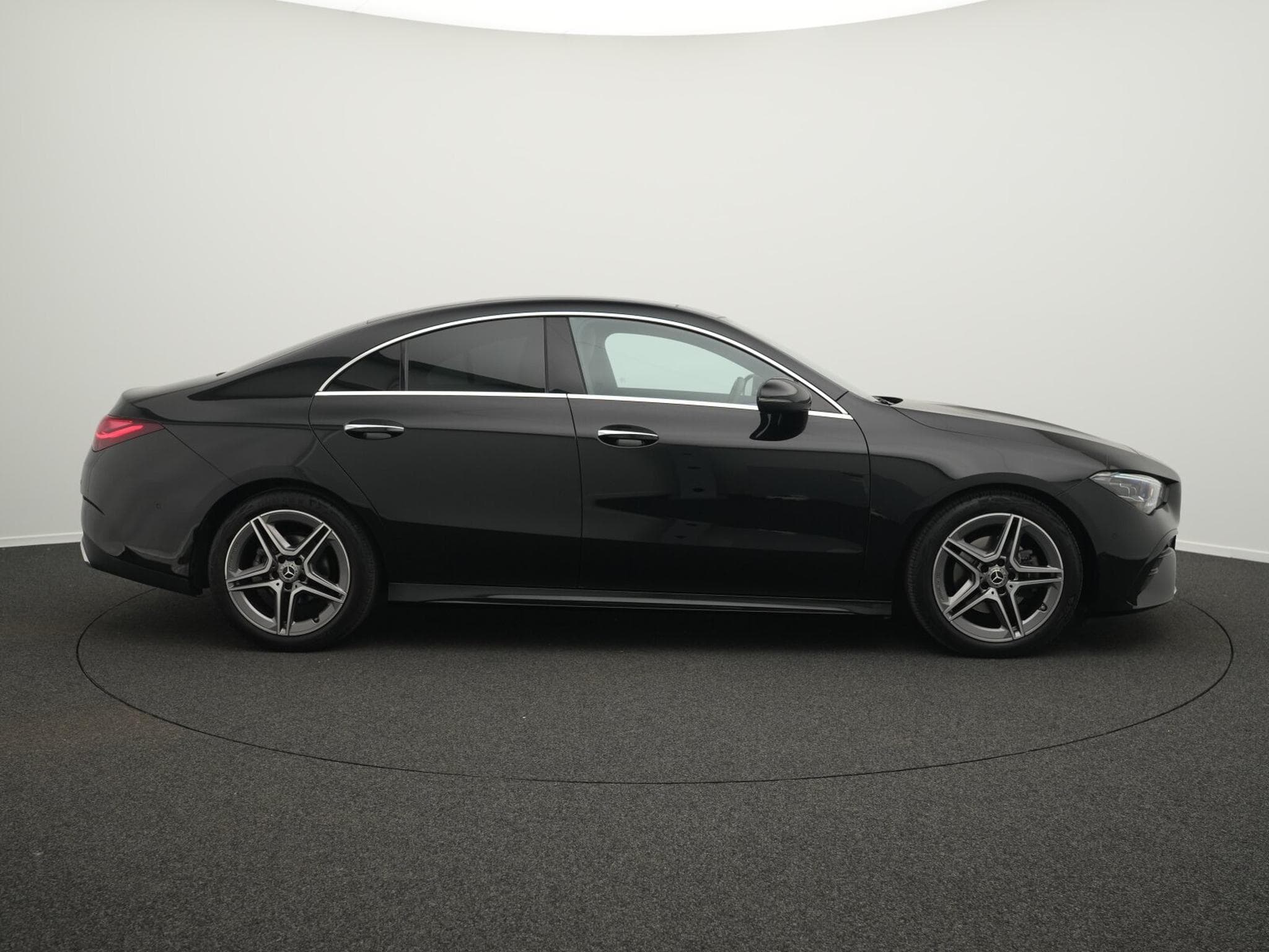 Mercedes CLA 180 AMG-Line Cpe Multi+Pano+AHK+MBUX+Apple (2024) - Foto 5
