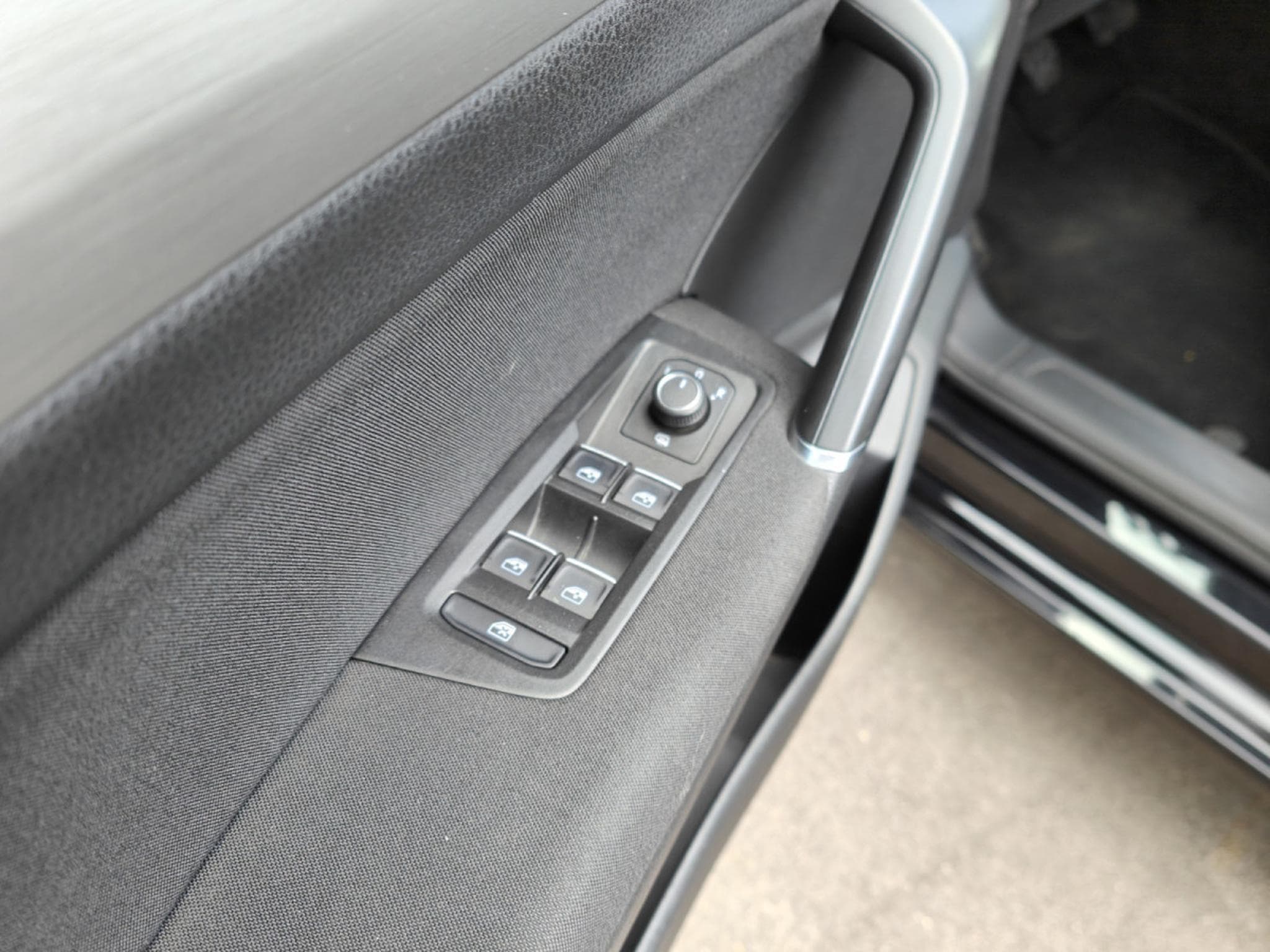 VW Touran 1.6 TDI HIGHLINE 7 PLACES GPS BLUETOOTH RADAR AV/ARR (2018) - Photo 13