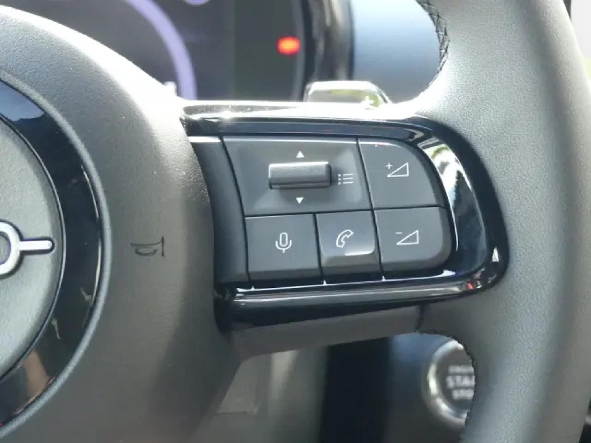 Fiat 600 HYBRID SPORT 1.2 (2026) - Photo 15