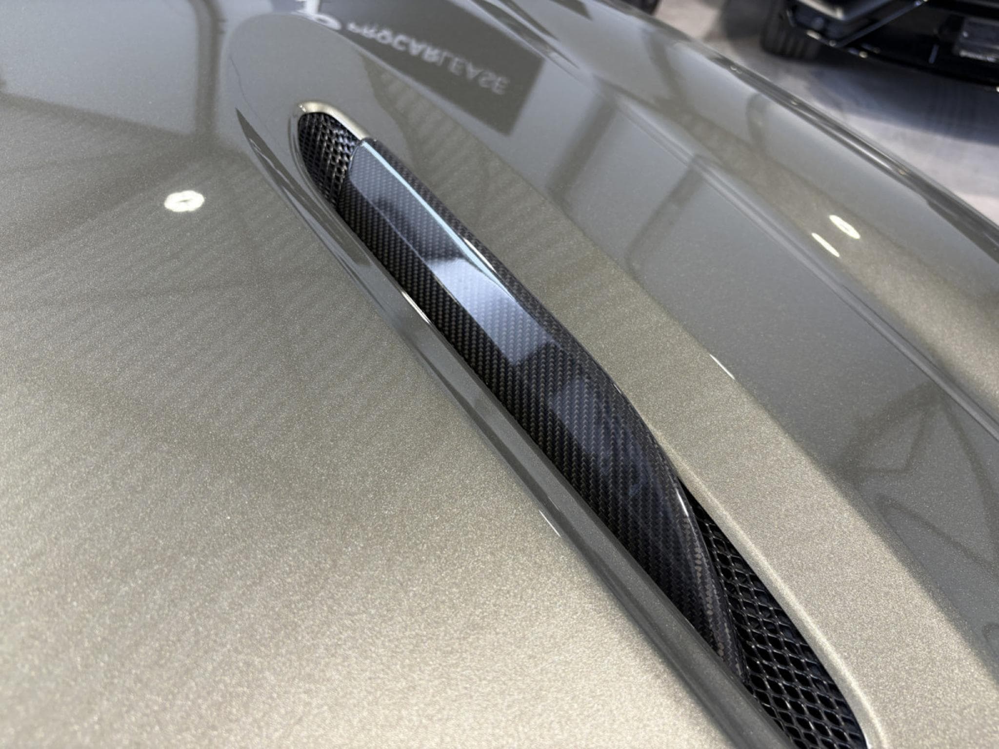 Aston-Martin DBX ASTON MARTIN DBX707 °FACELIFT° 4.0 V8 BITURBO – FULL CARBON (2025) - Photo 11